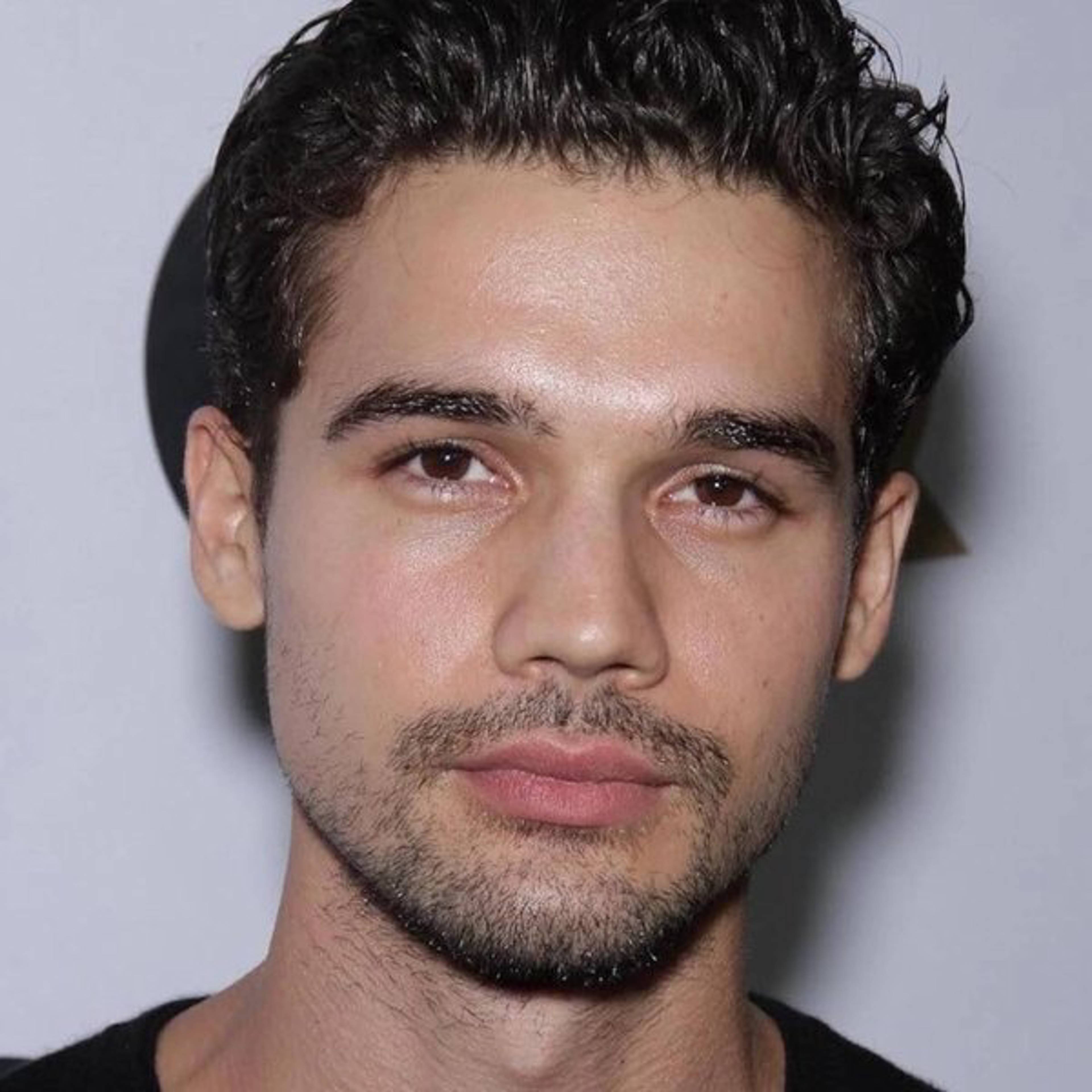Watch Steven Strait's movies and TV series Online | Stream in HD on OSN+, image size:3840x3840