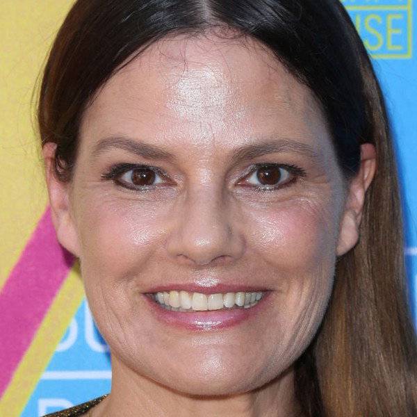 Suzanne Cryer