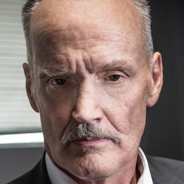 Michael Bowen