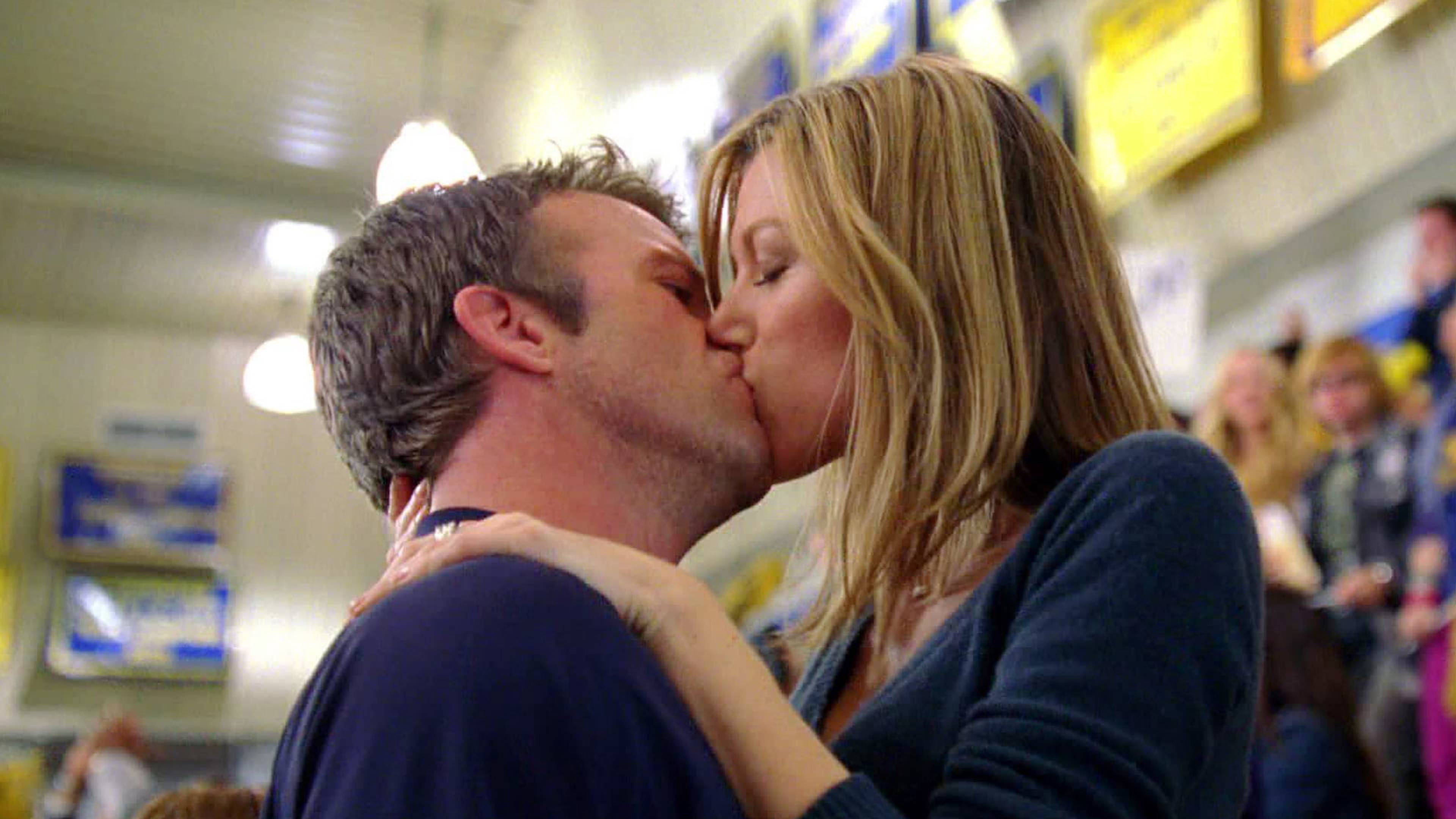 دوريس إز ديد أور آر وي ريتش أور آر وي بور؟