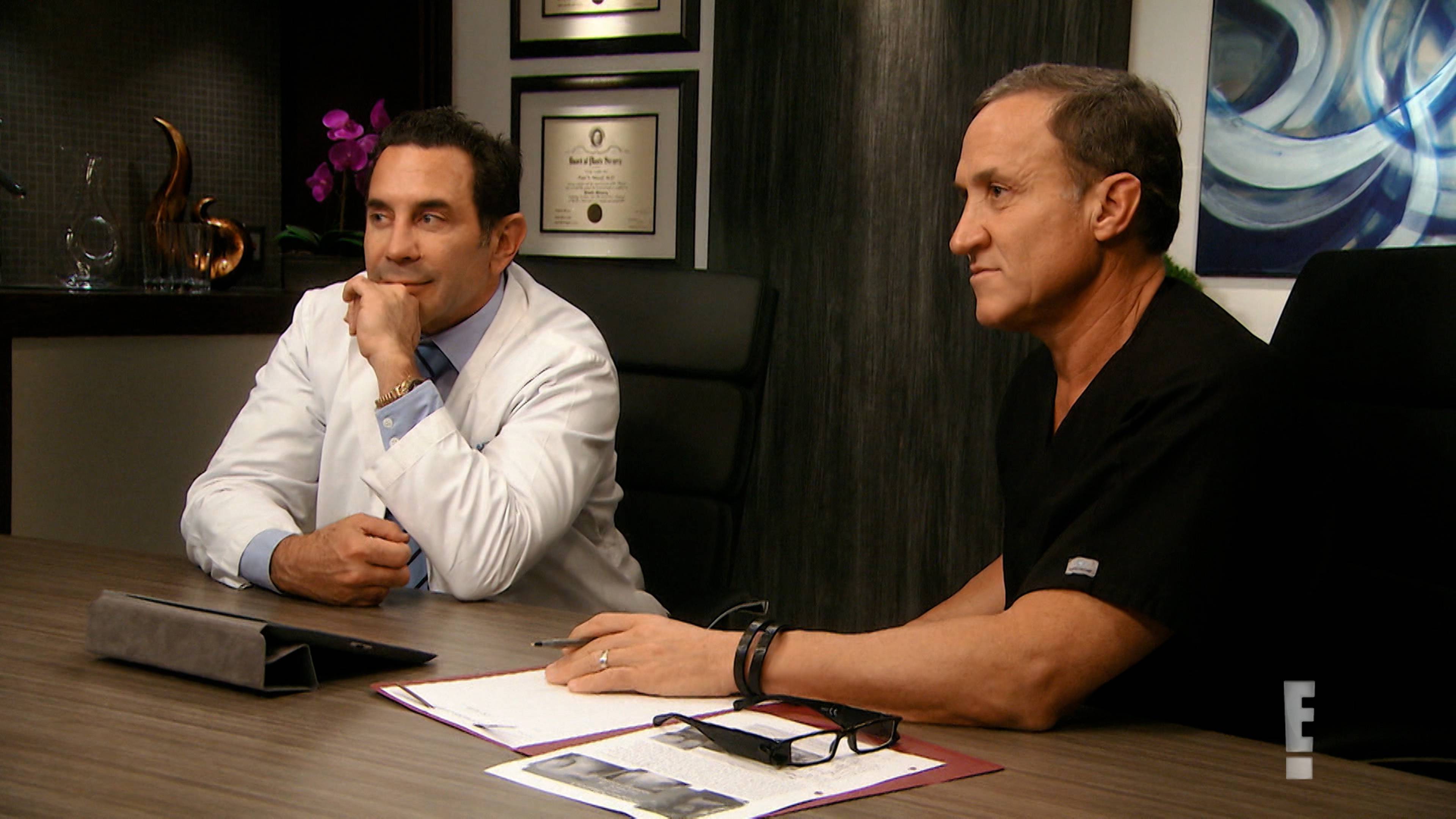 فوور ليتشز أند إيه فيونيرال