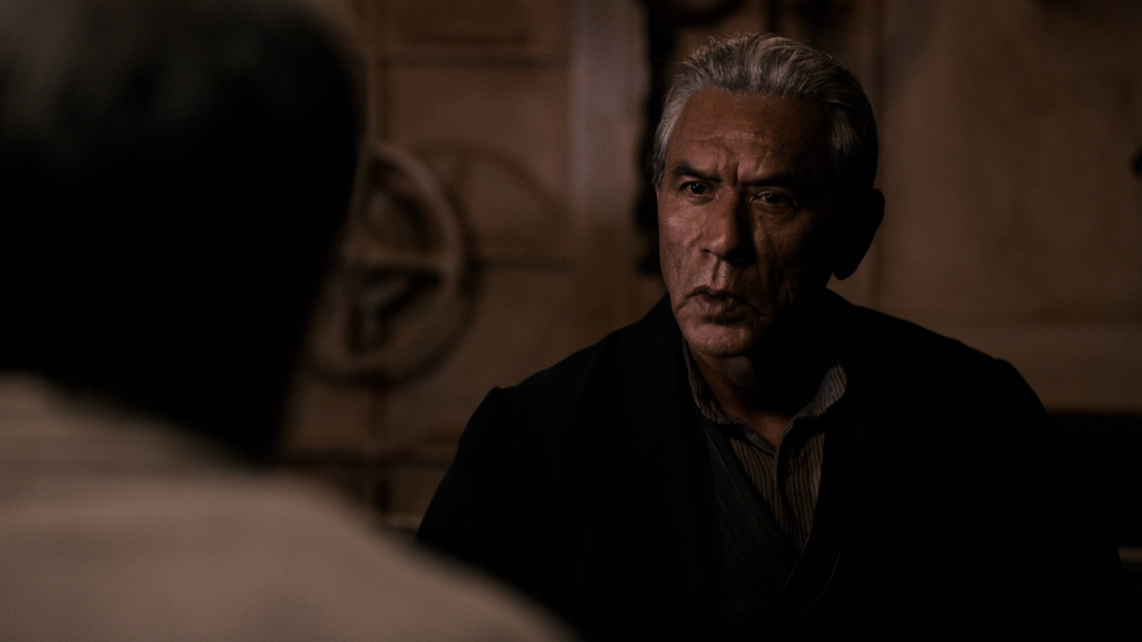 مفترسون قريبون وبعيدون