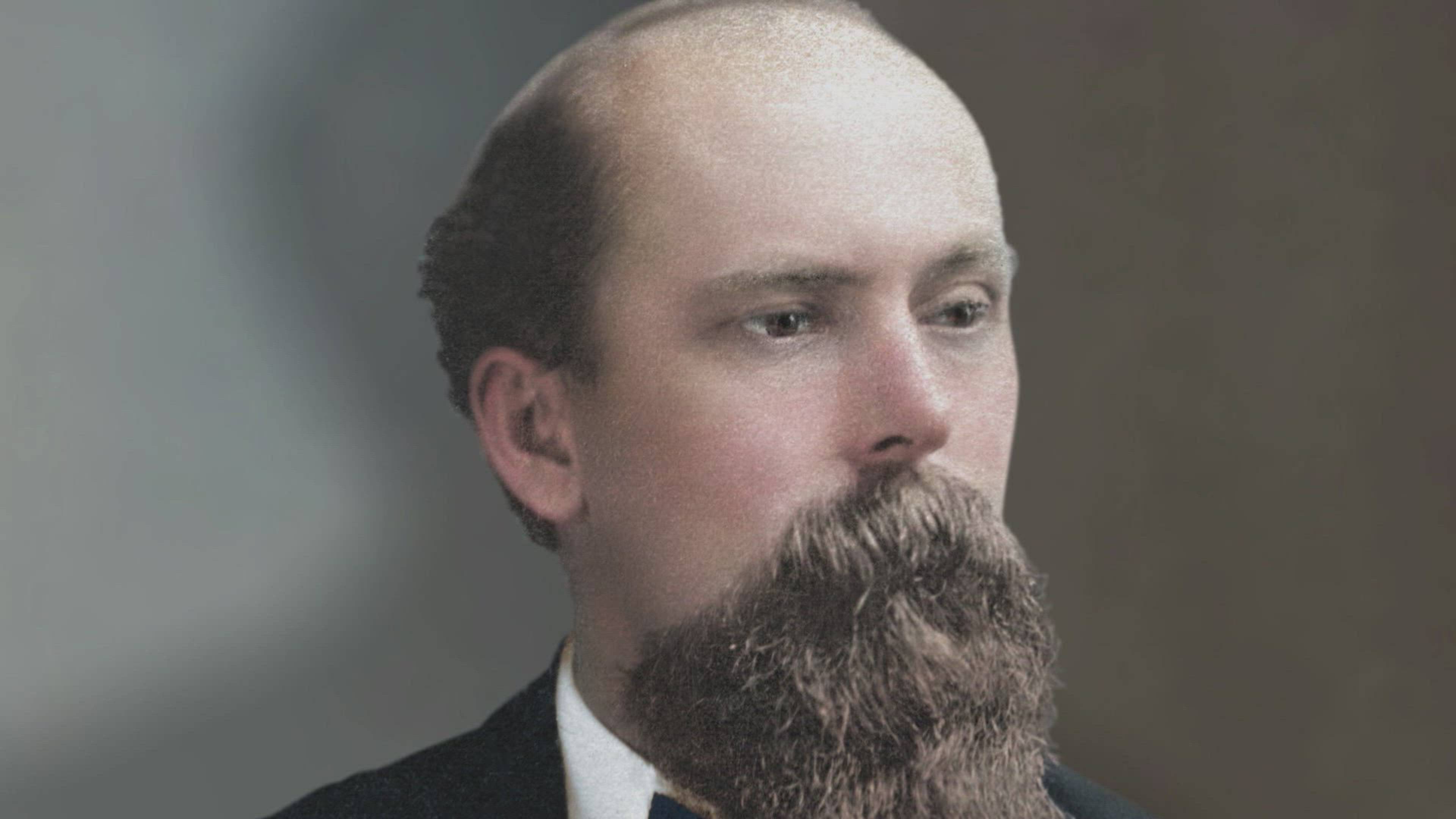 في مرأى الجميع