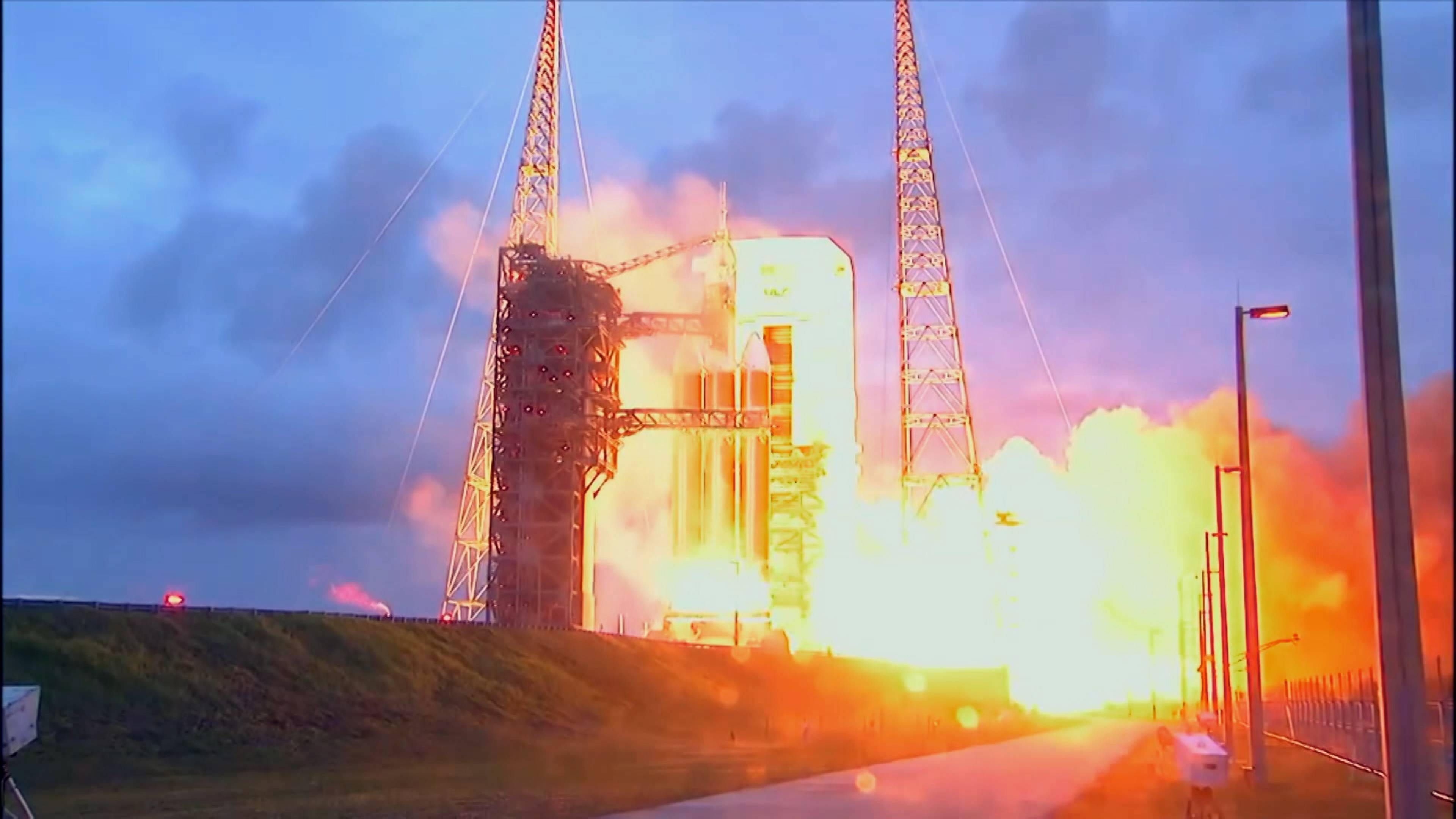 عودة حشرات القمر