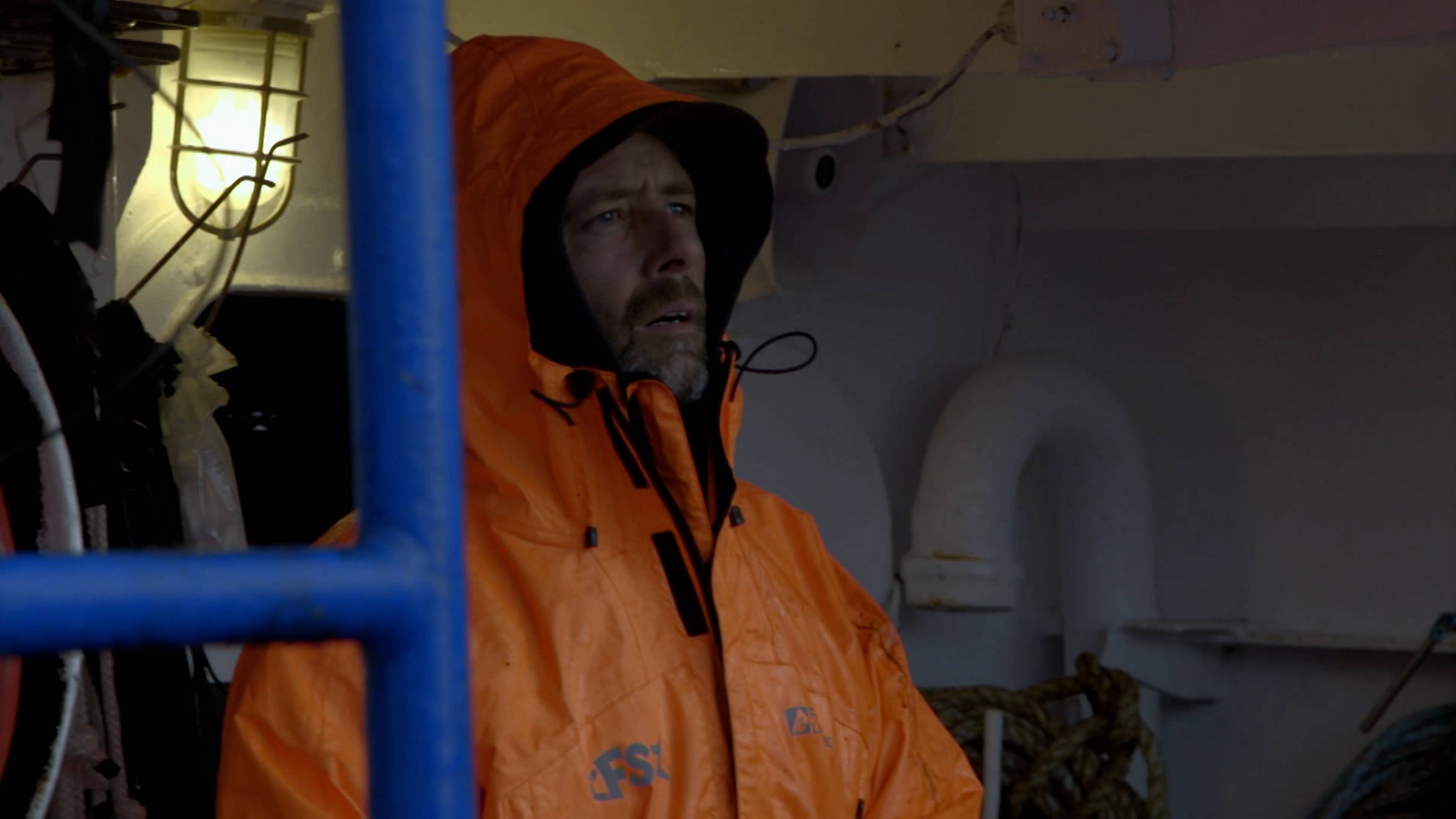 ميت في الماء