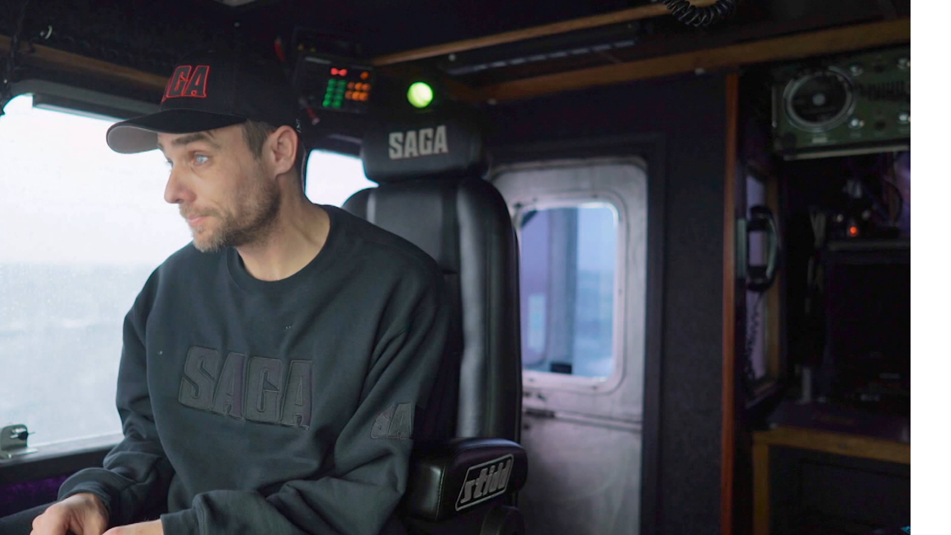 بنادق ومعارك