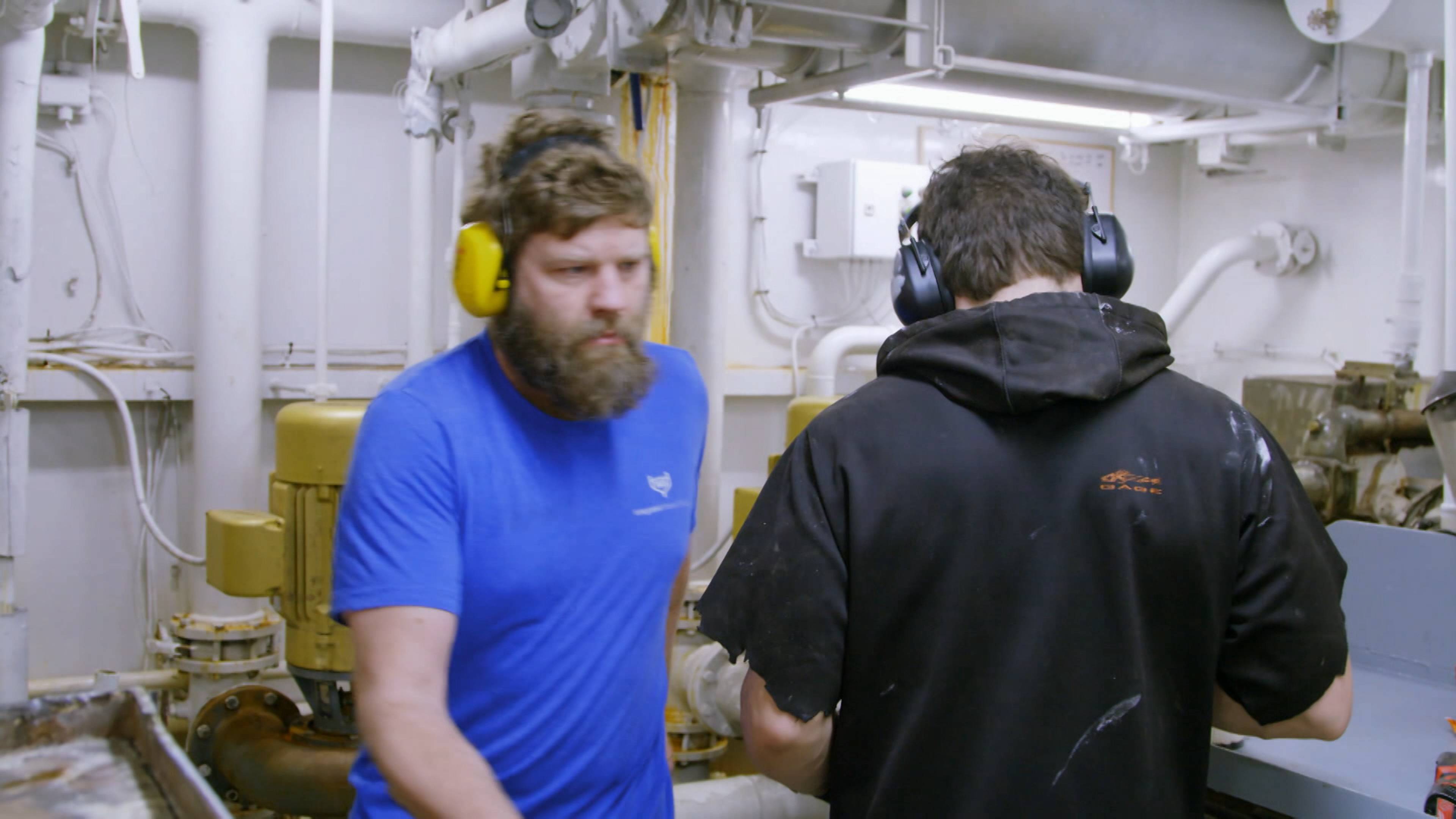 الاستعانة بقارب الإنقاذ