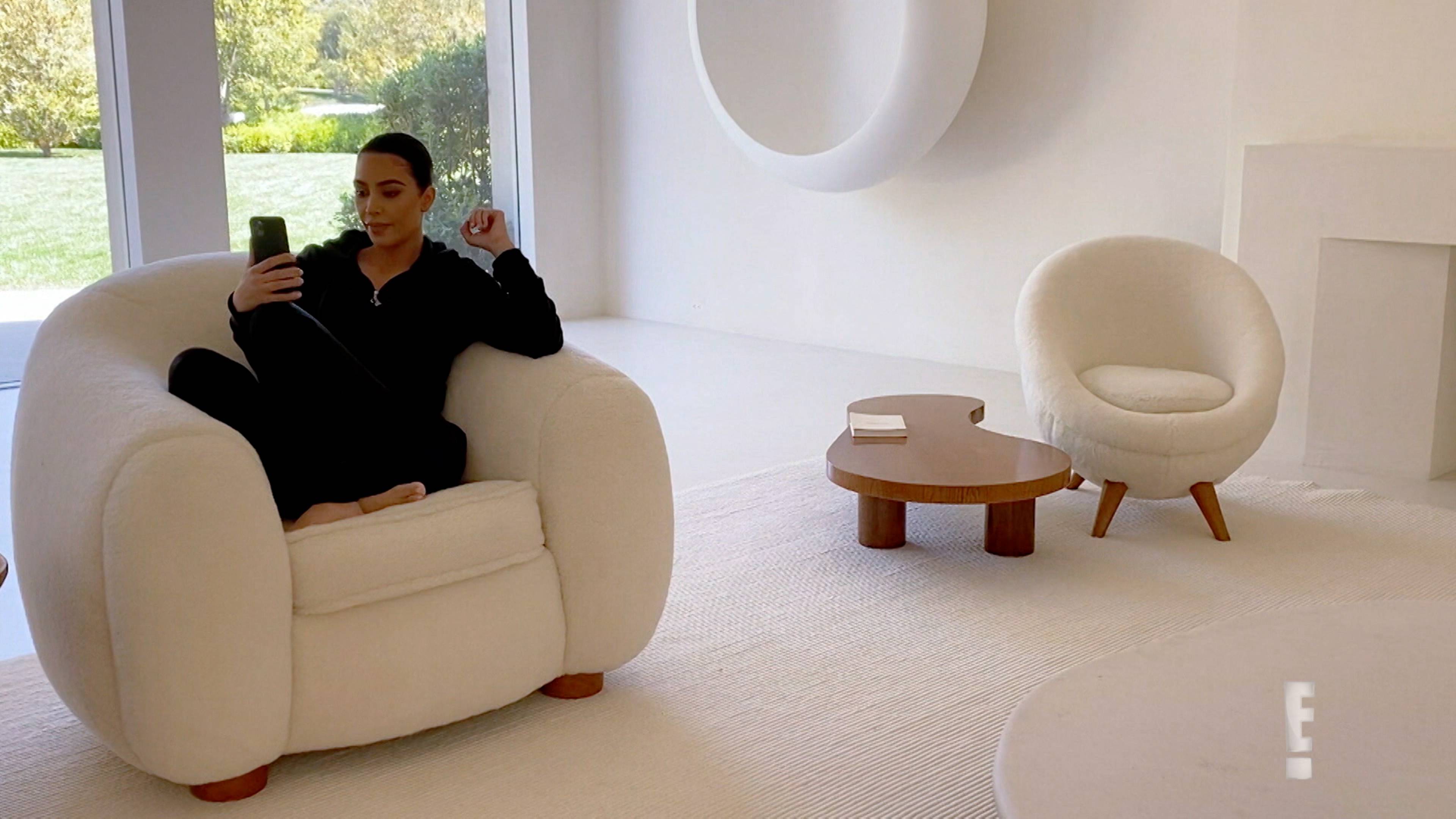 ثينغز فول أبارت: كوفيد 19