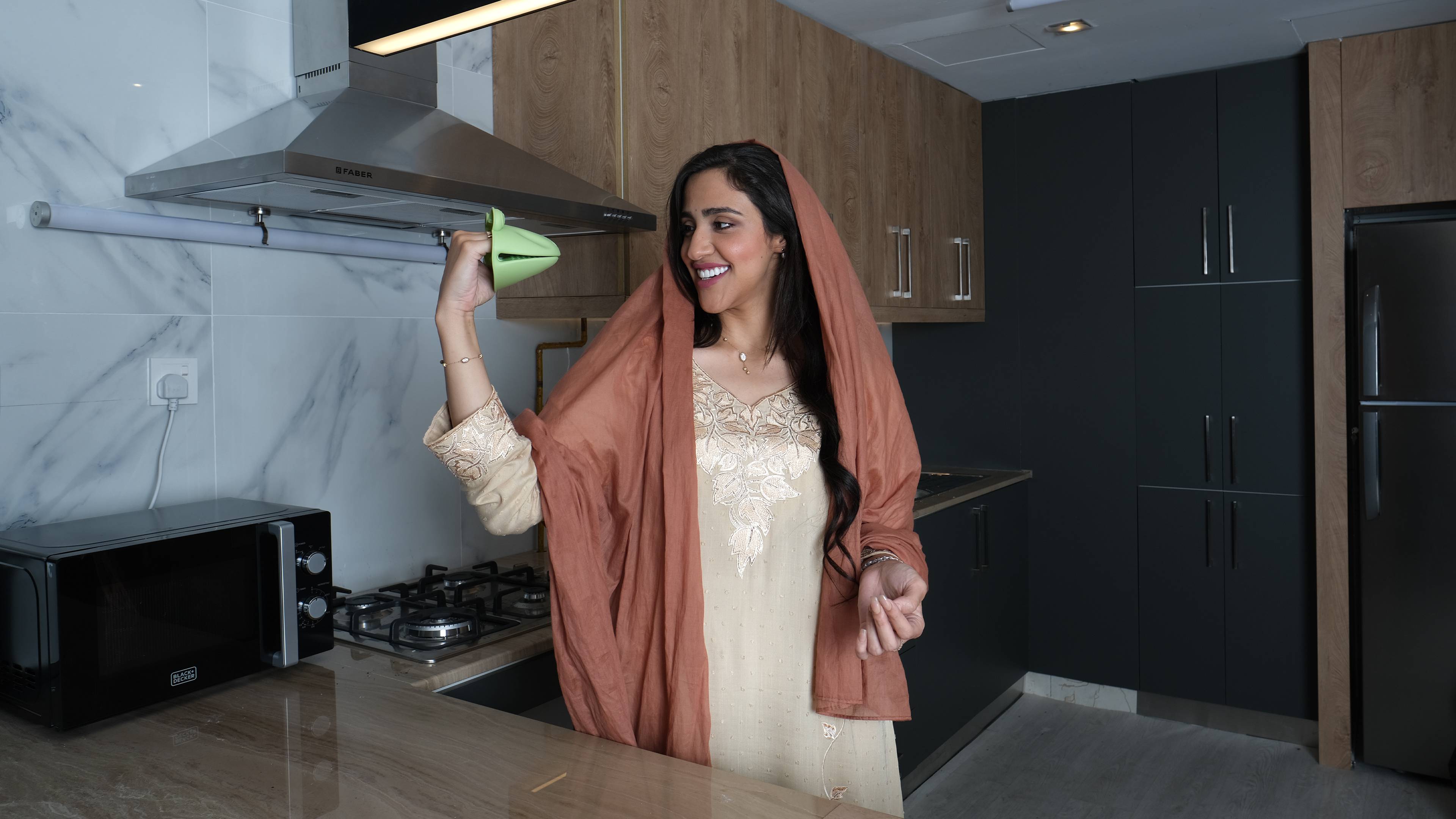 سيدة الأعمال إيمان