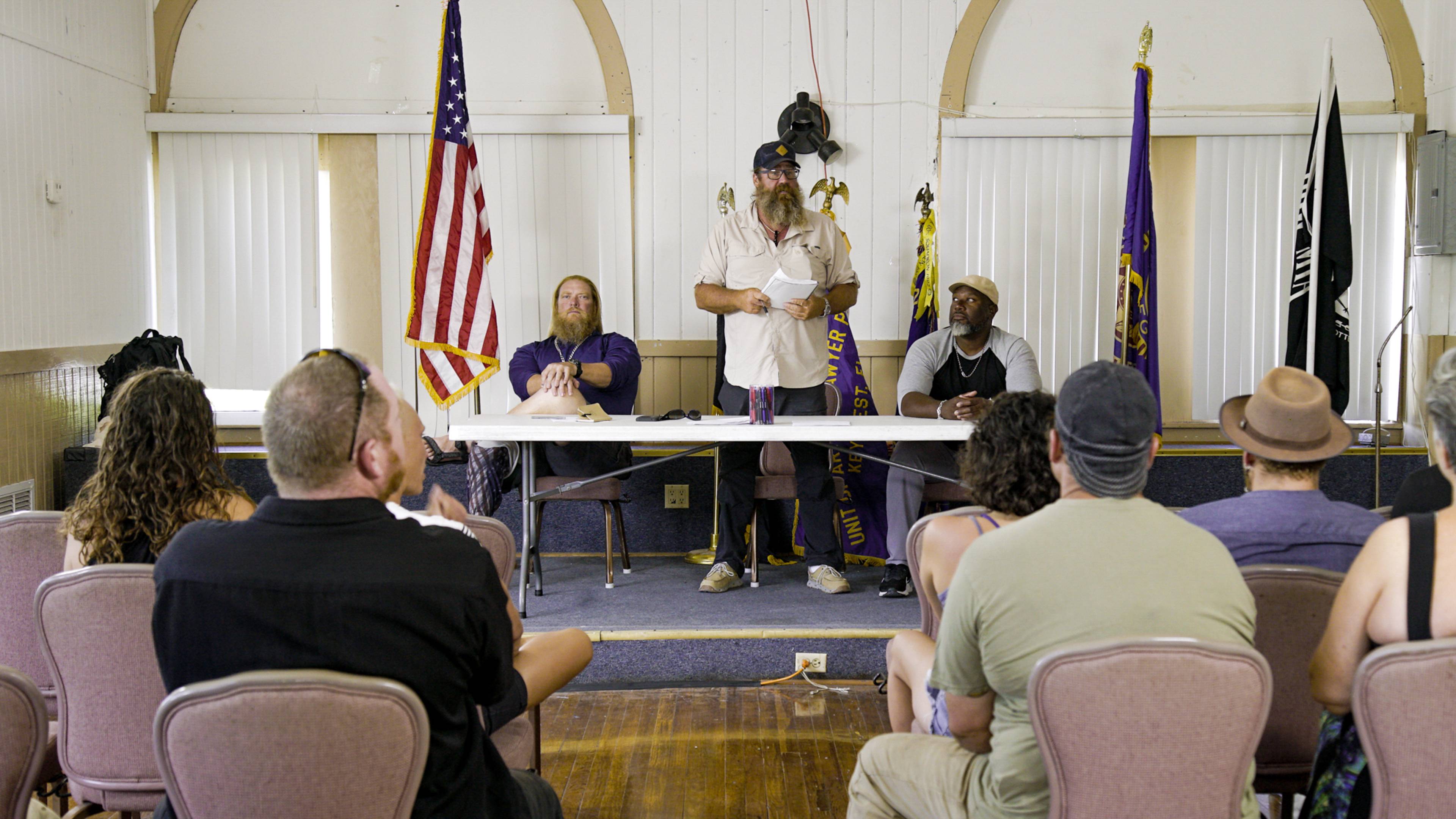 كائنات فضائية في المثلث