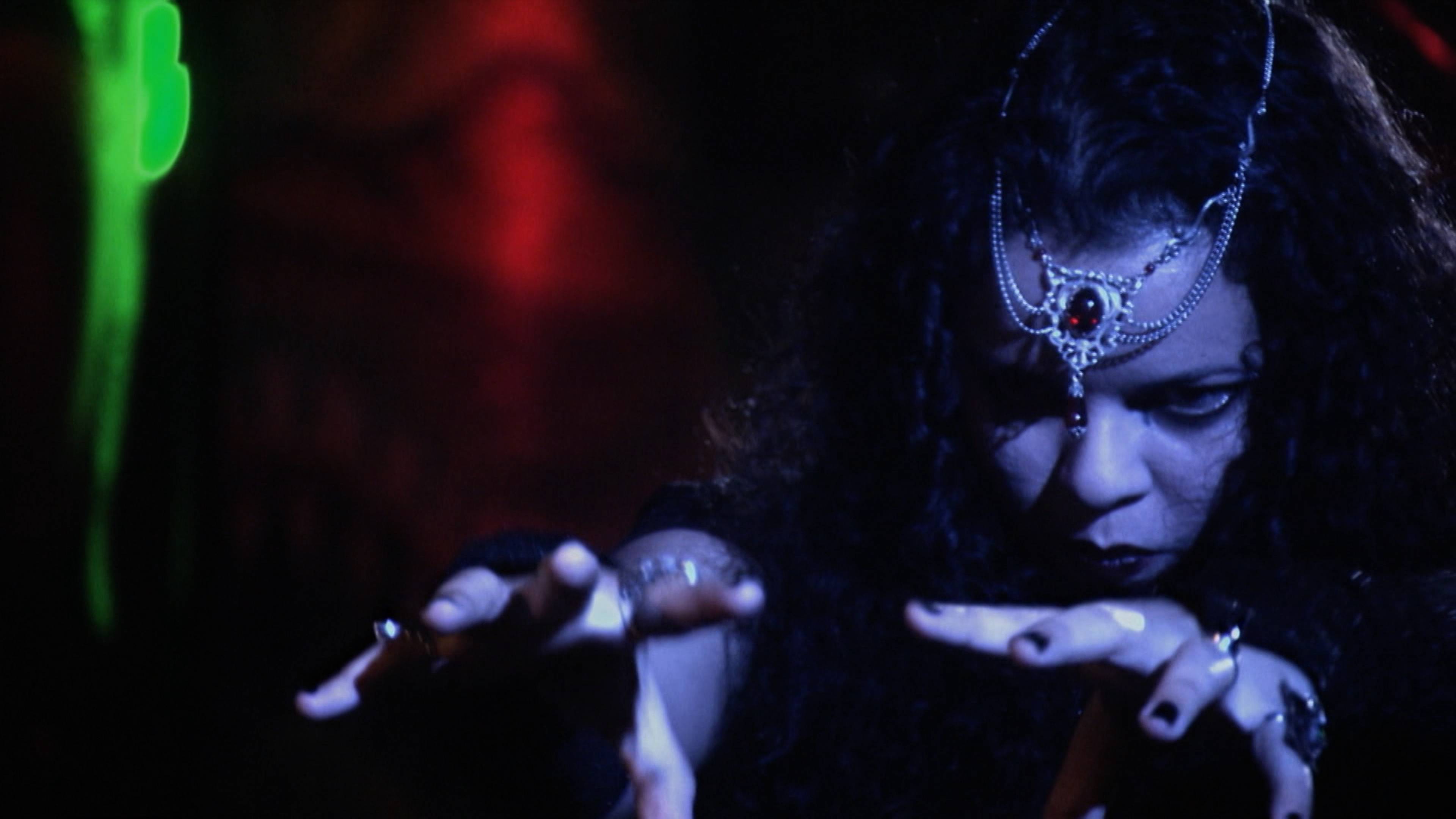 مصاصو الدماء الحقيقيون