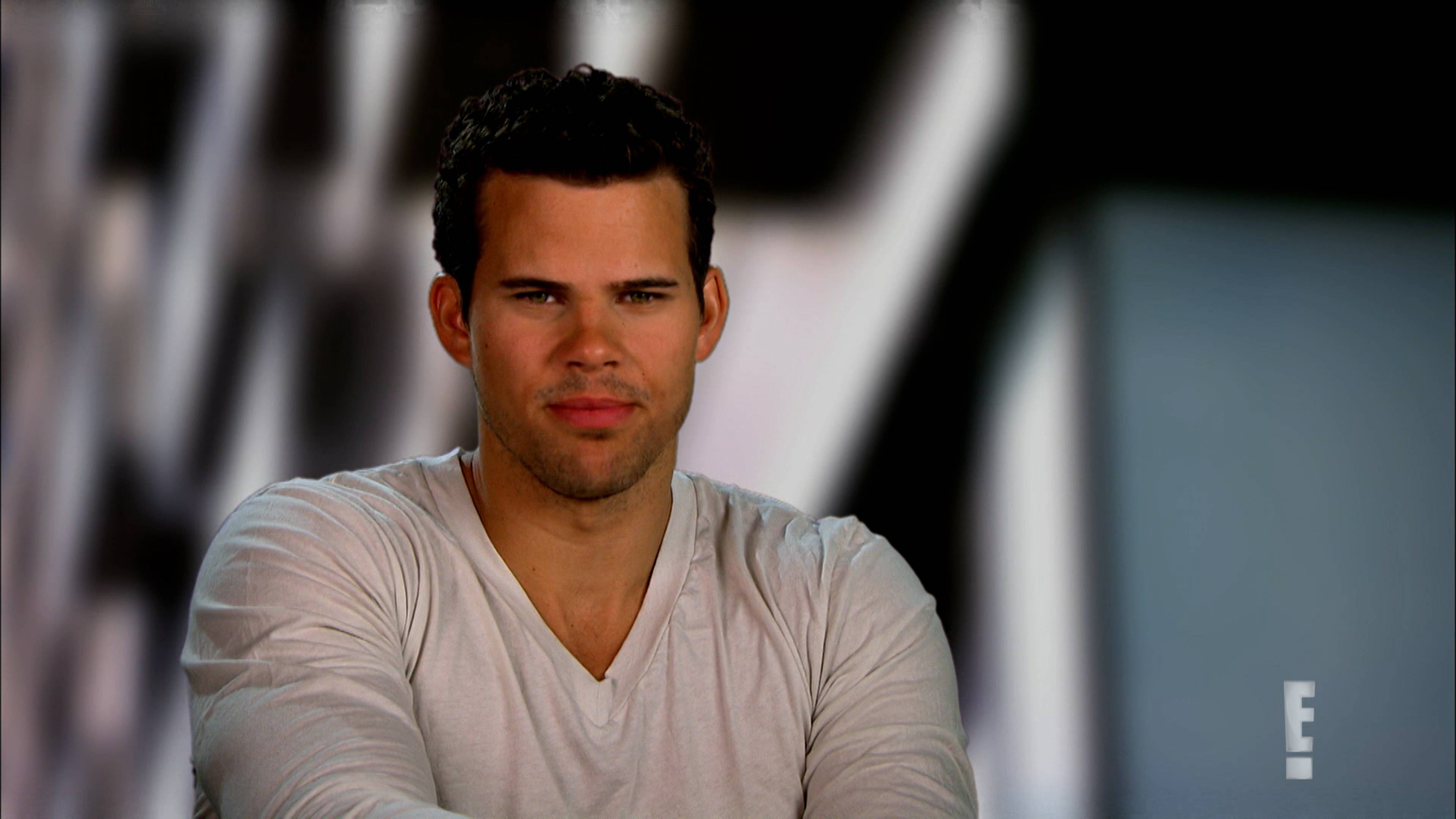 ثريز ايه كراود