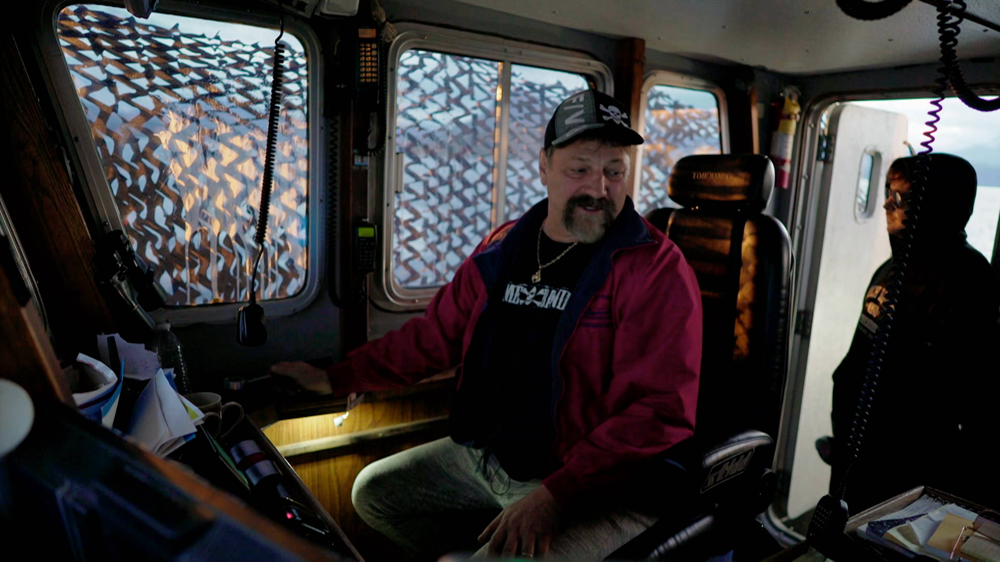 من بين الرماد