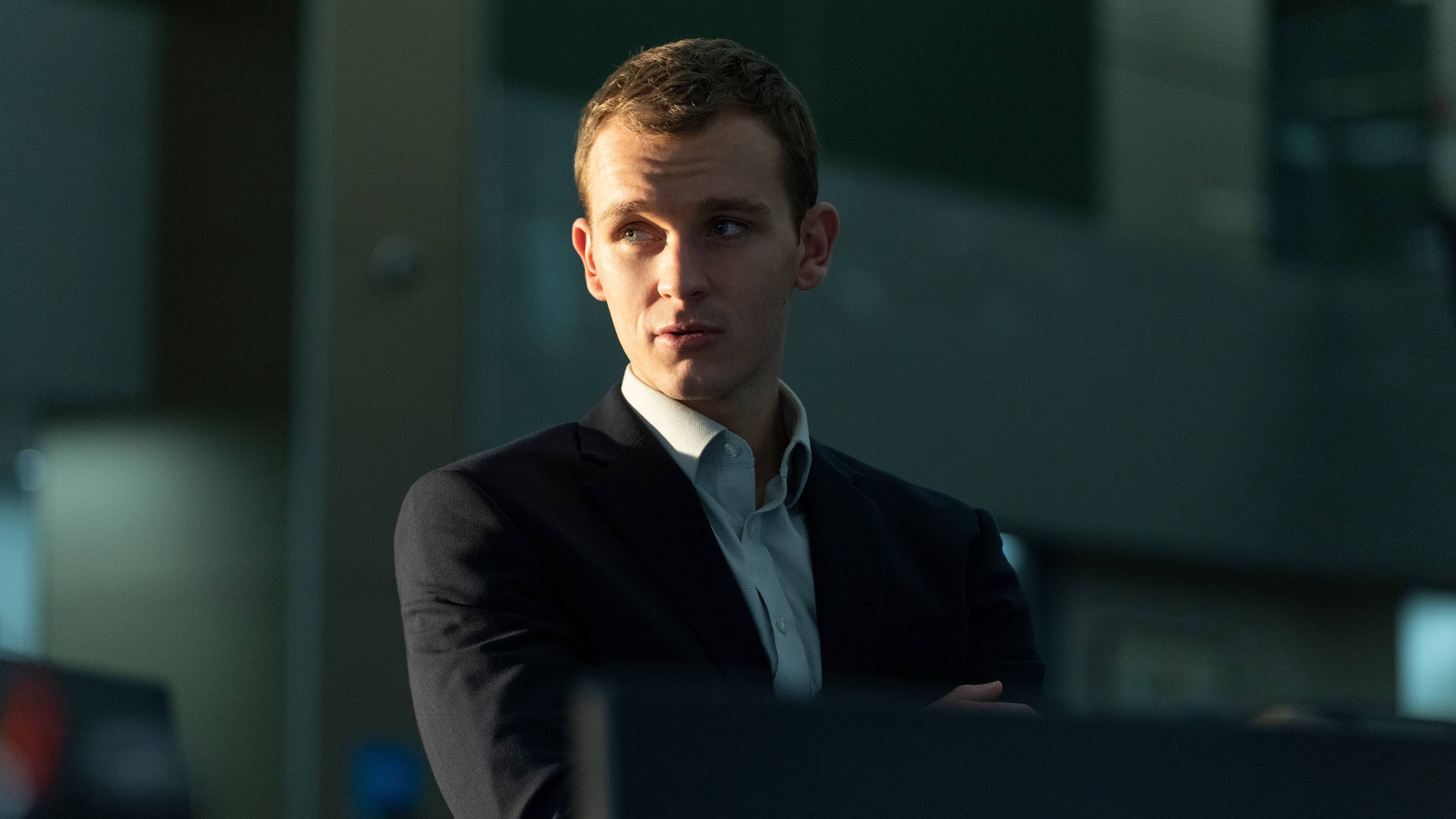 قصير إلى حد كبير