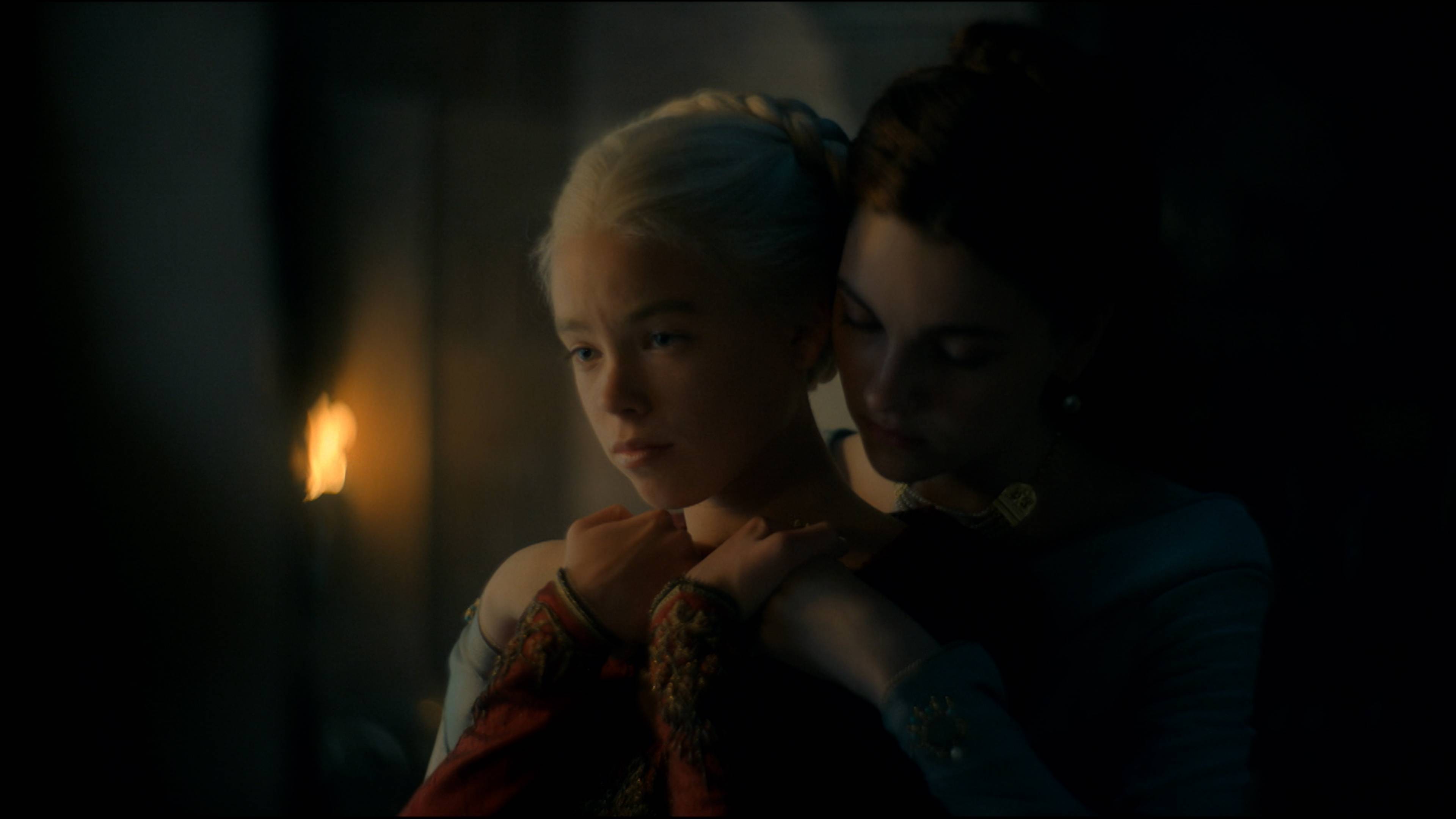 كاركتر فيتشورات: راينيرا & أليسنت