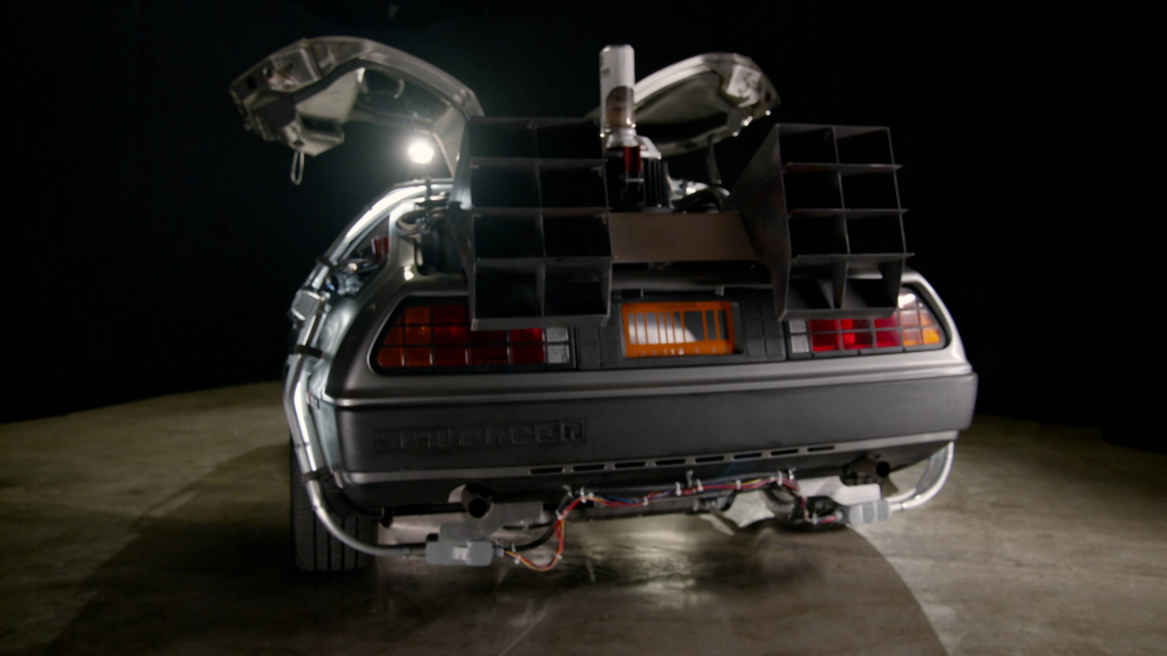 ديلوريان ديباكل