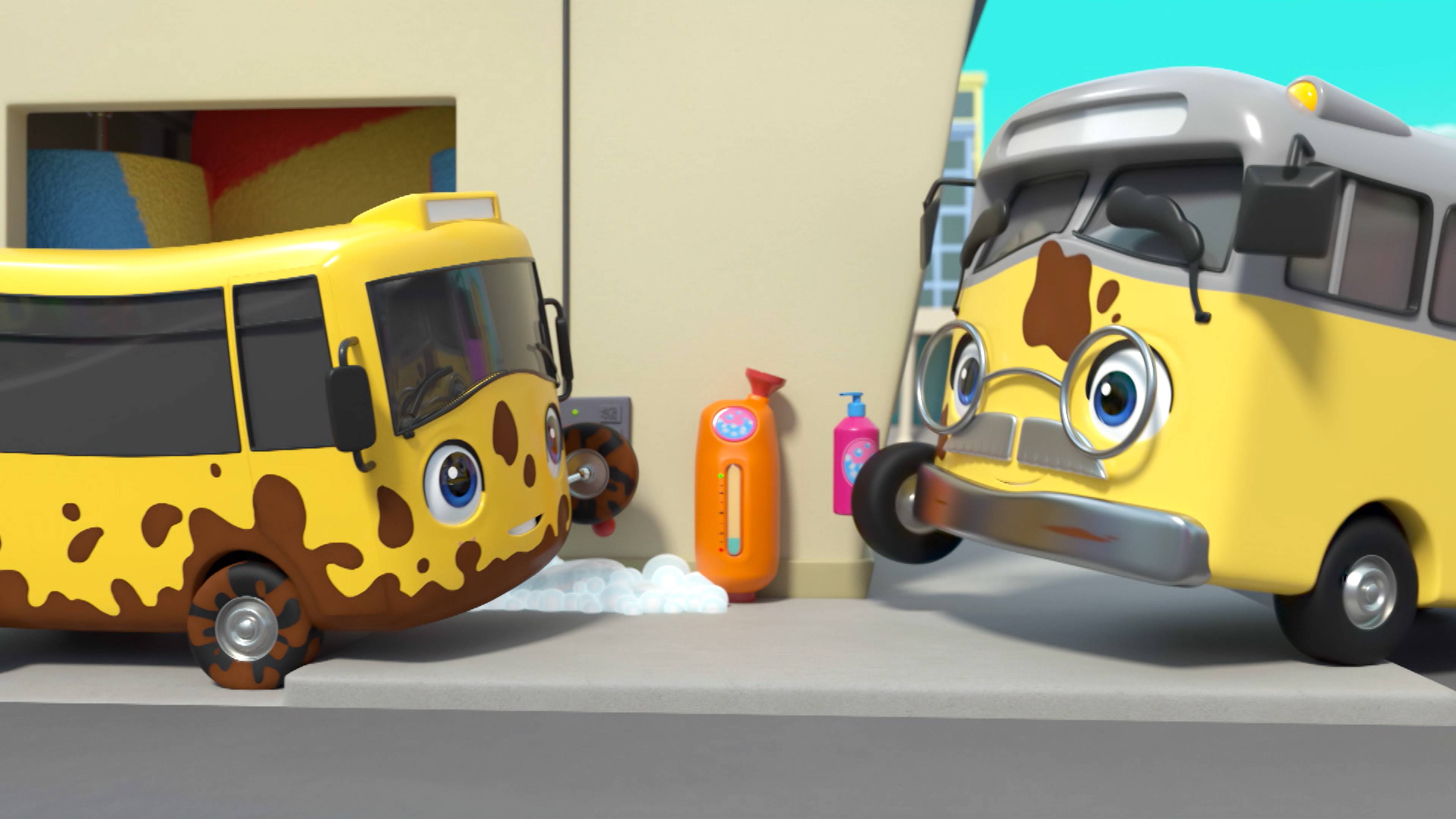 Muddy Buster Pulls a Prank at the Carwash