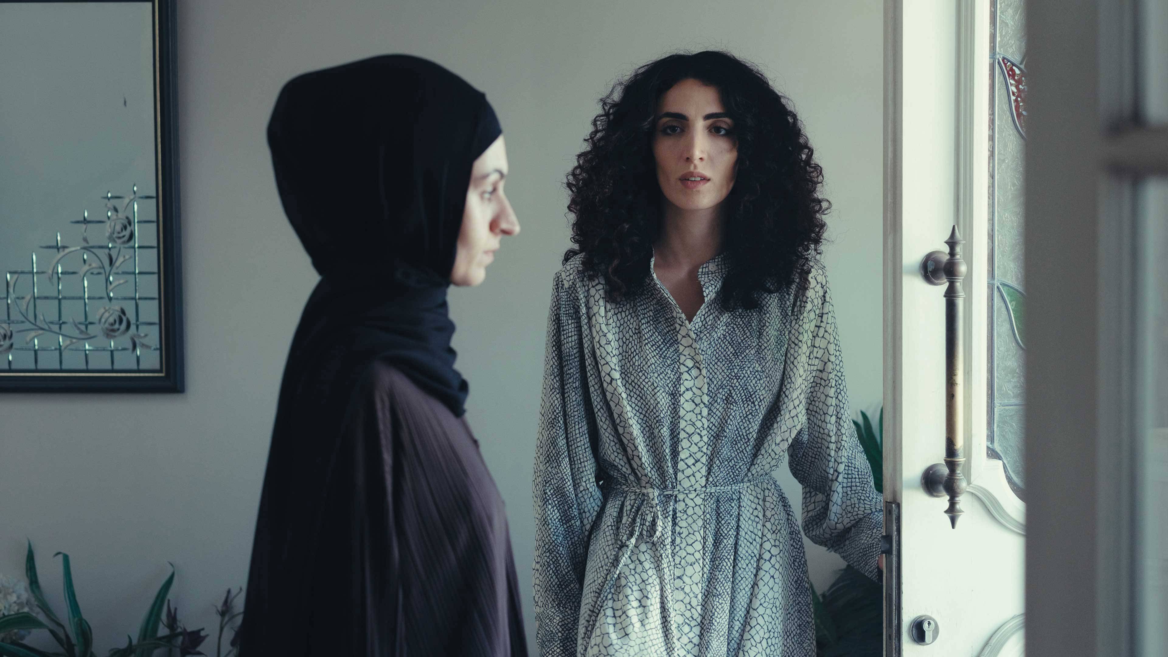 هي إن هوز هاندس إن دومنينون