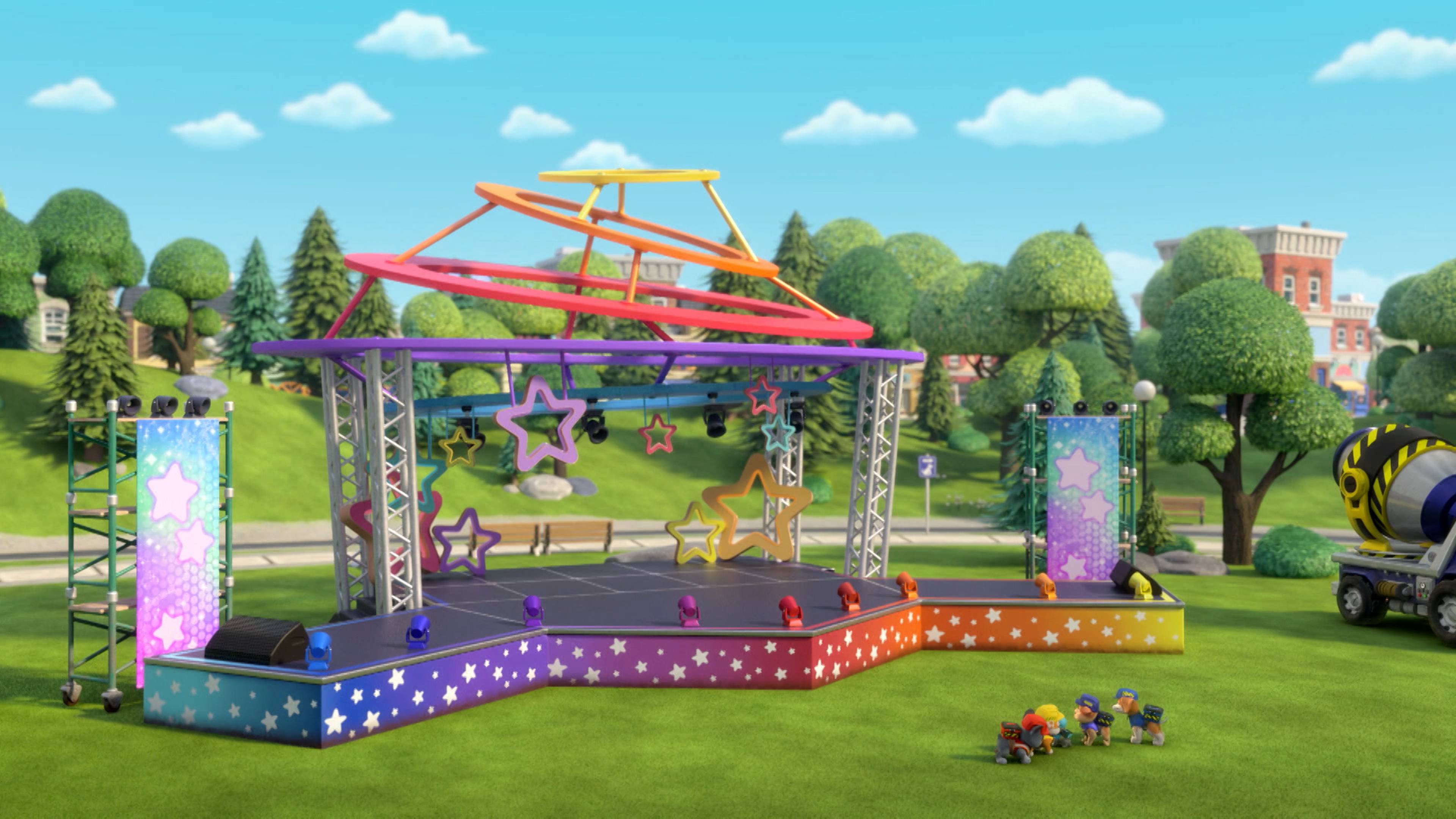 The Crew Fixes The Talent Show Stage / Instruments