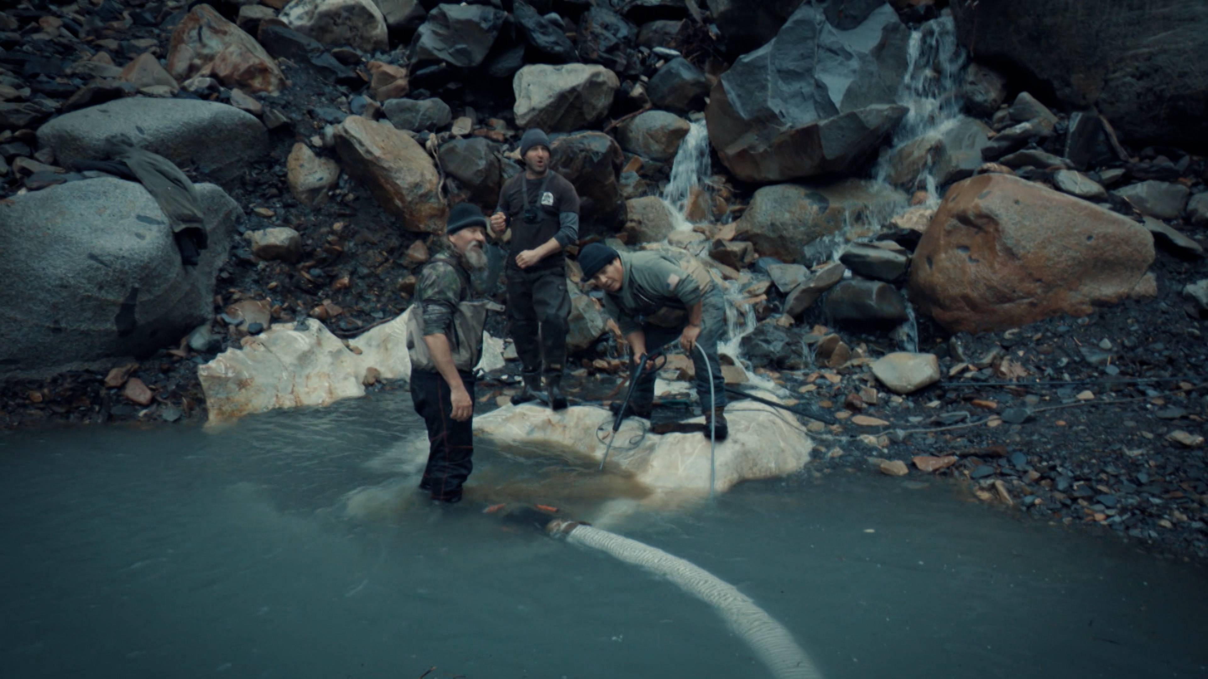 كن ثرياً أو مت وأنت تحاول