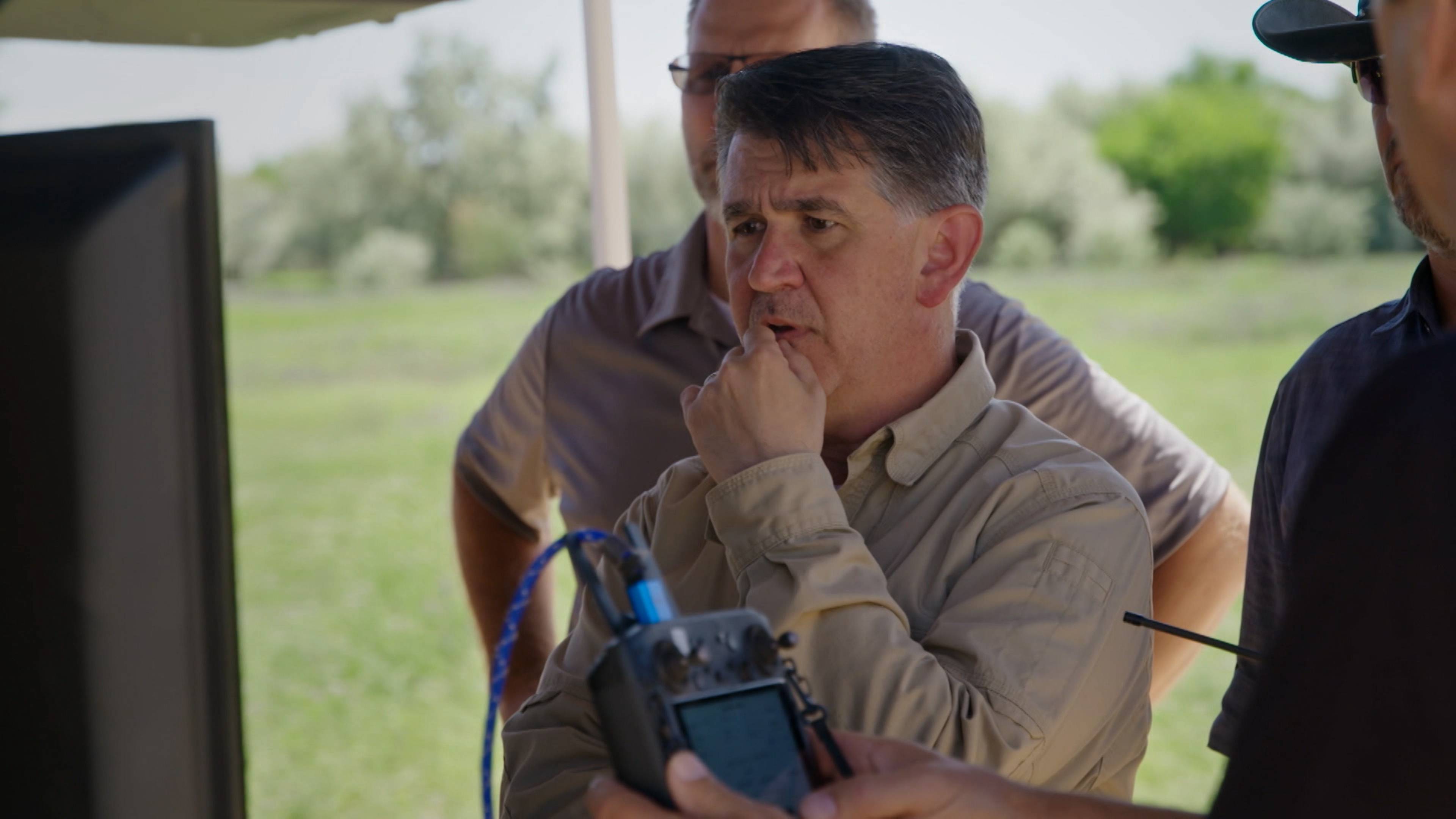 خلف البوابات: الدخول والخروج