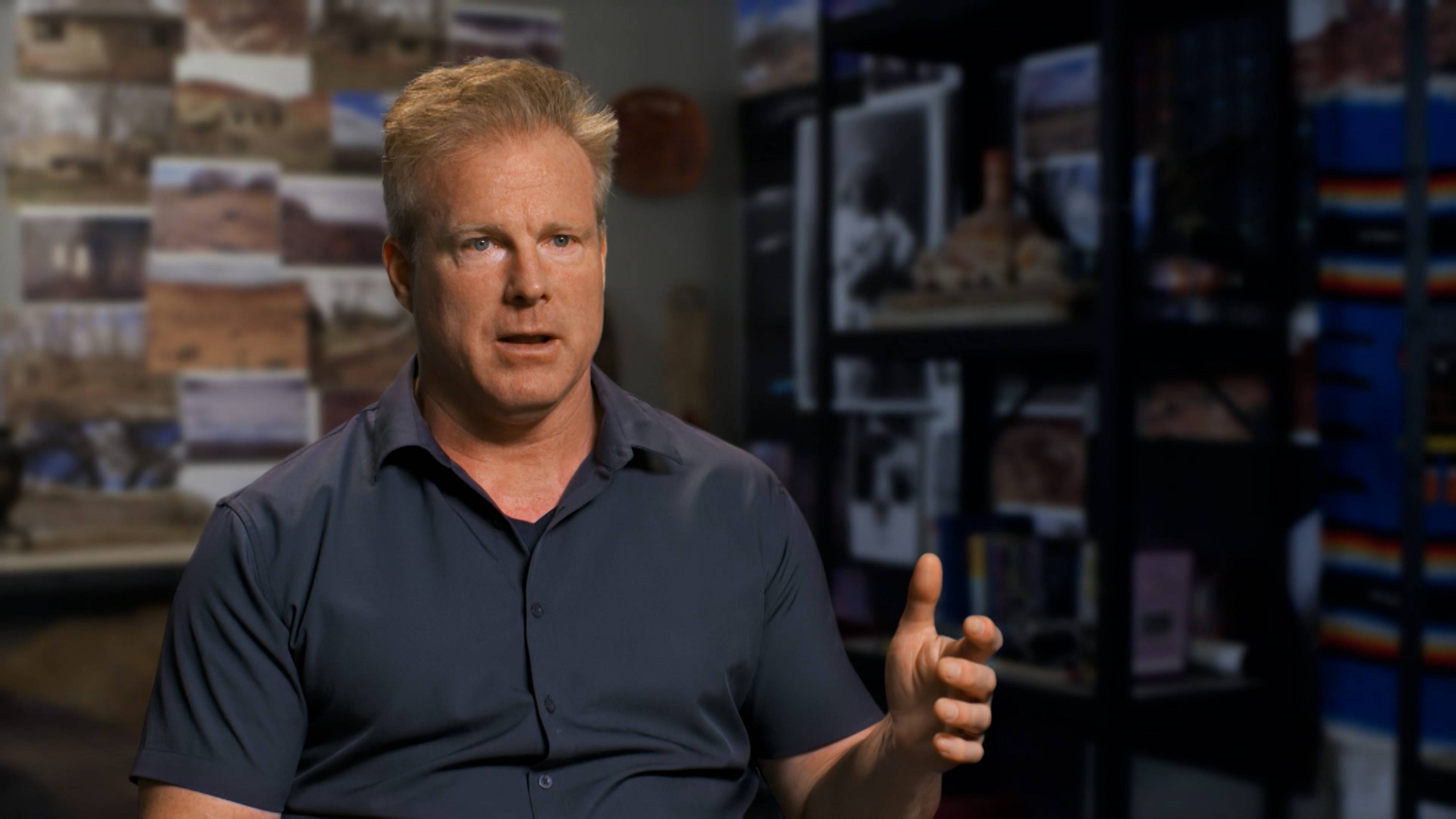 خلف البوابات: اتصالات هائلة