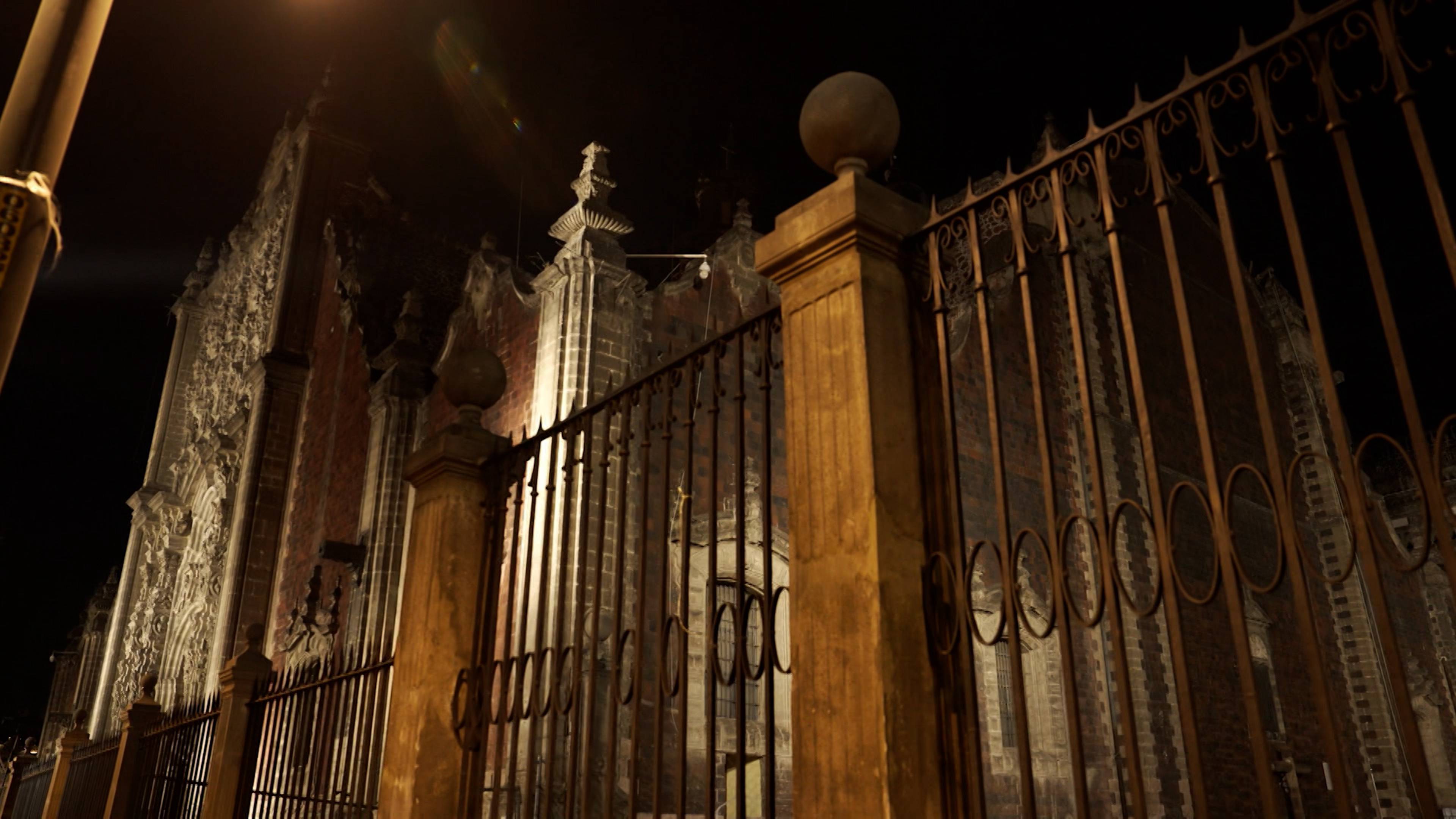 أرض غير مقدسة