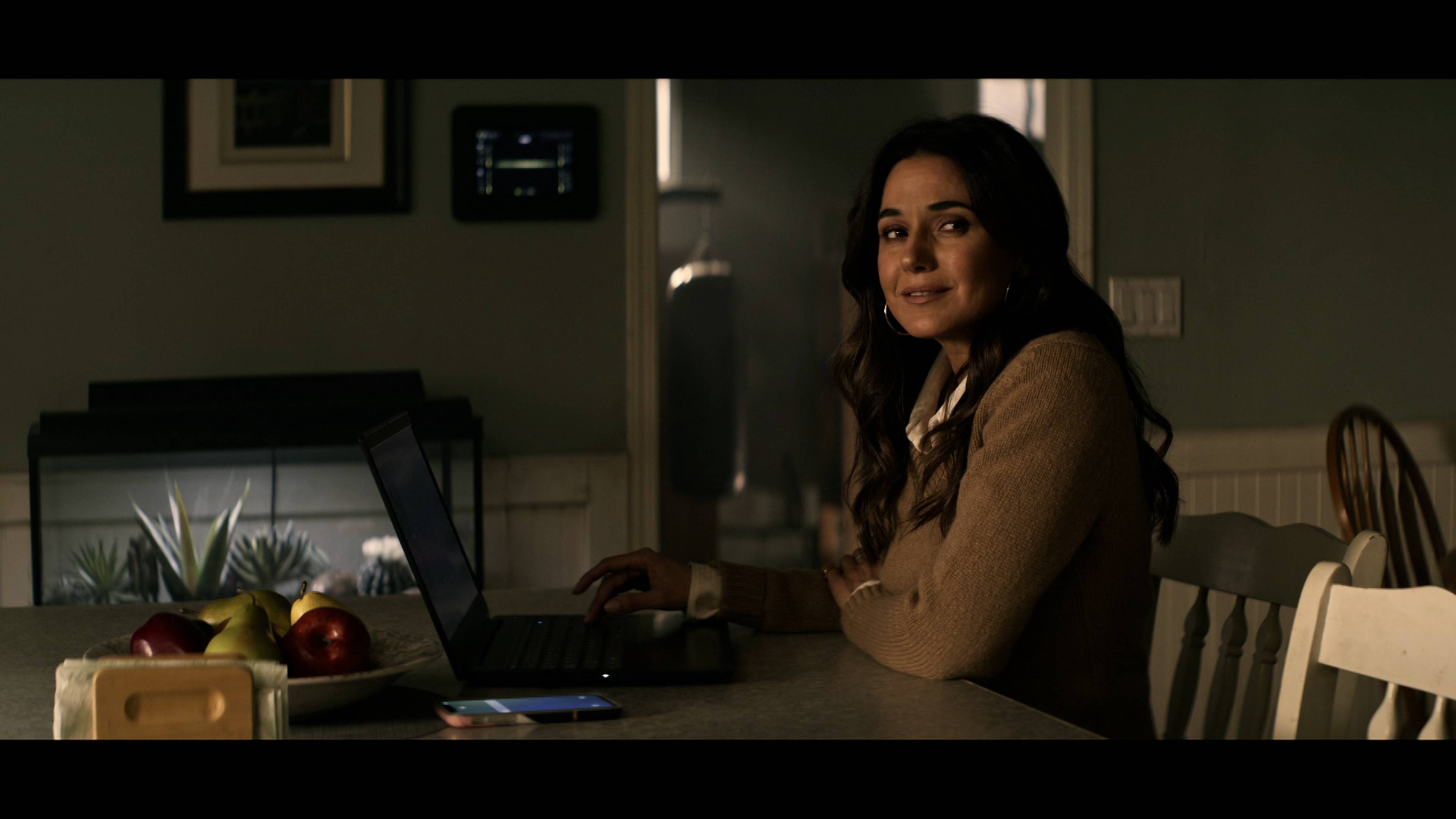 خمن من سيأتي إلى العشاء