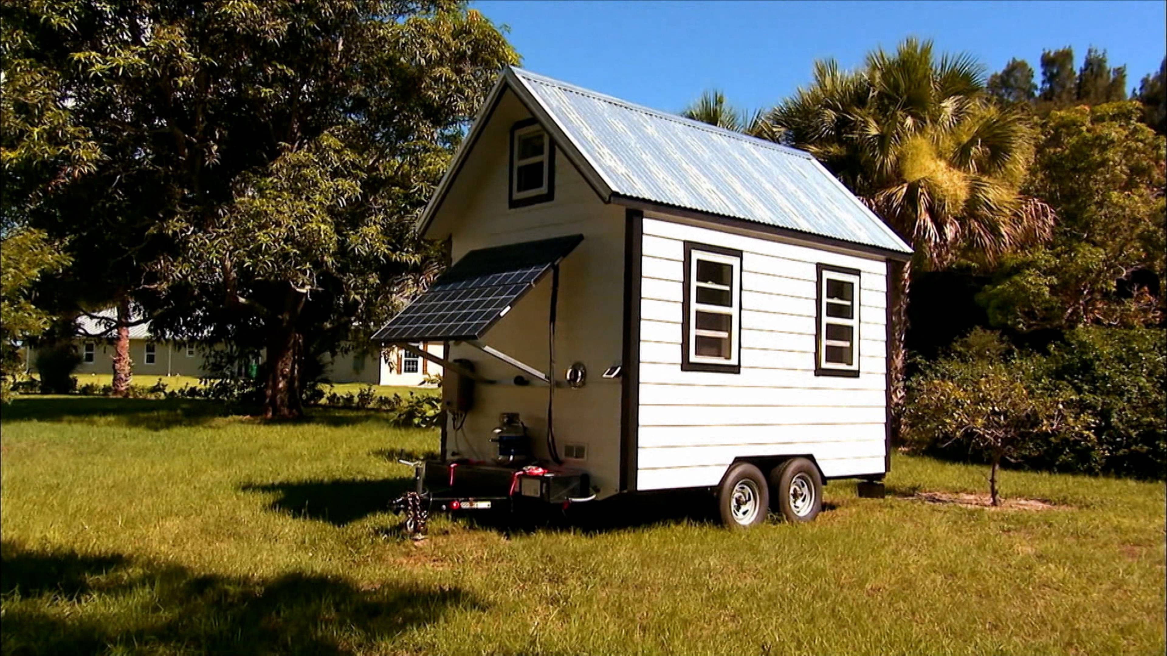 عائلة فلوريدا تتجه للعيش في منزل صغير