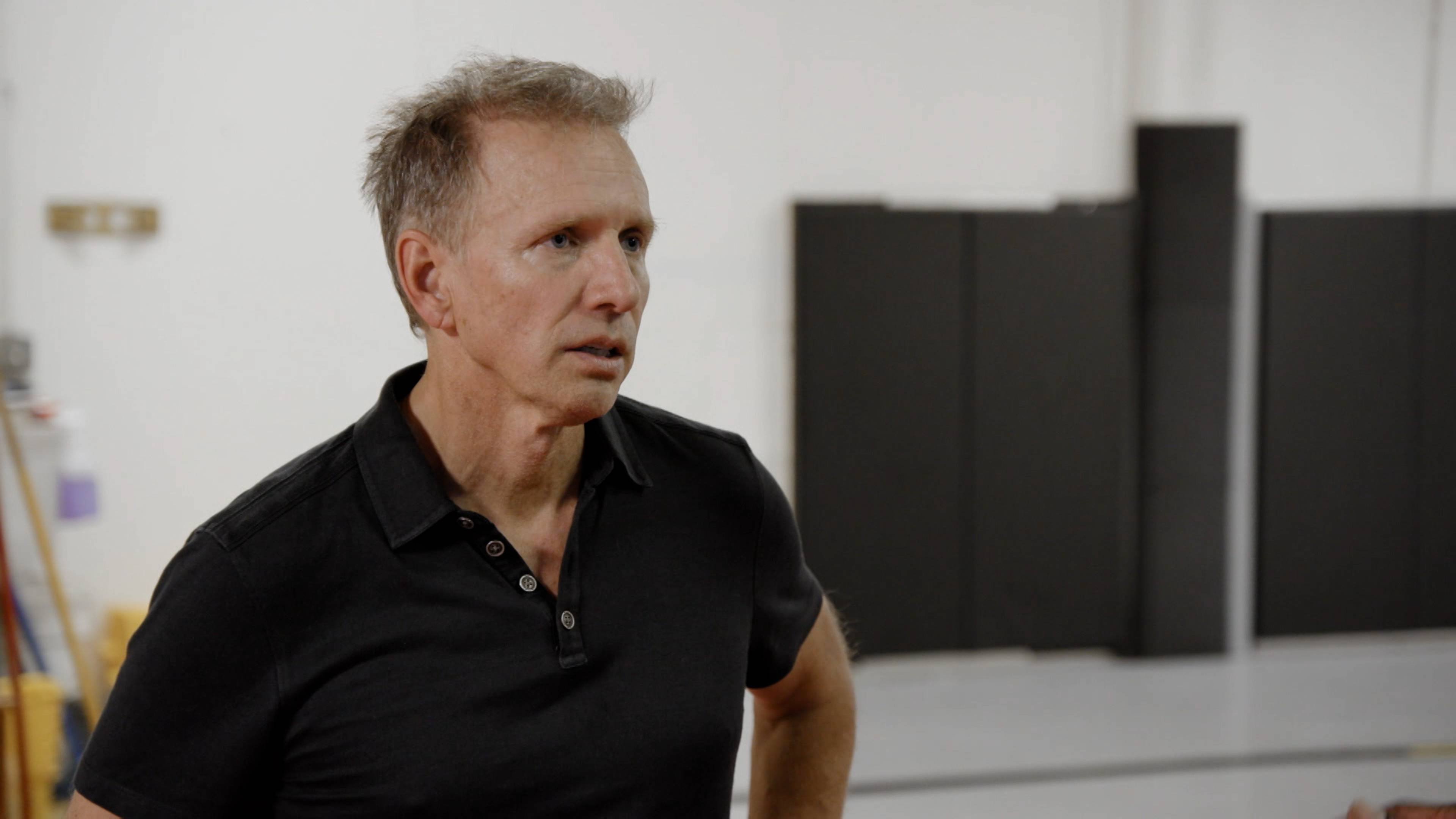 طرح أرضاً، لكن لم يُهزم