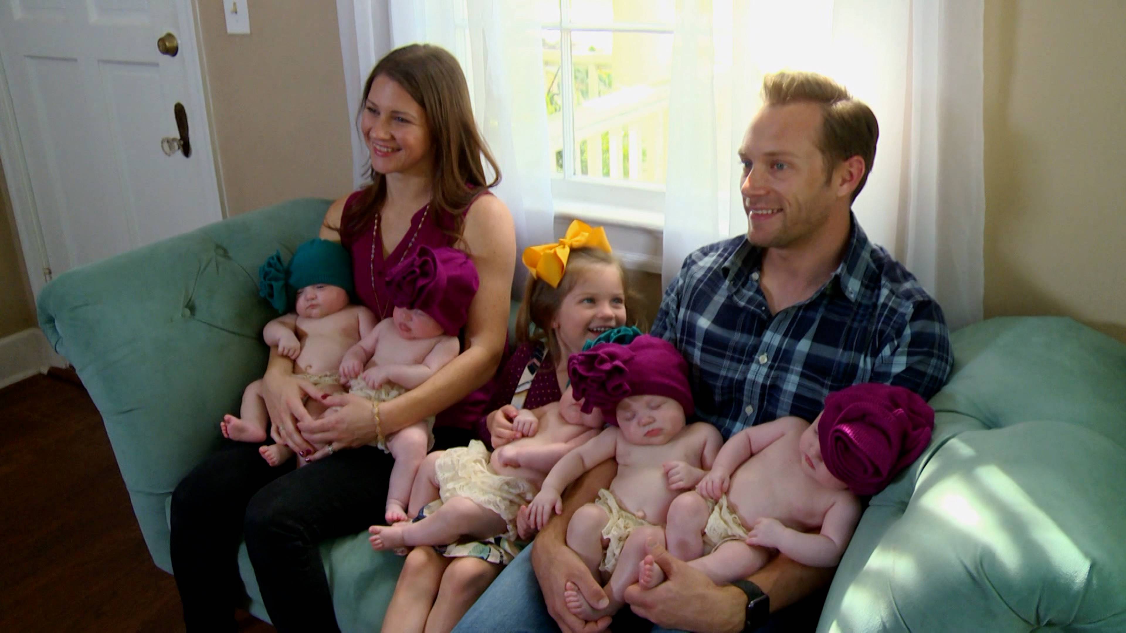 أفسحوا المجال للتوائم الخمسة