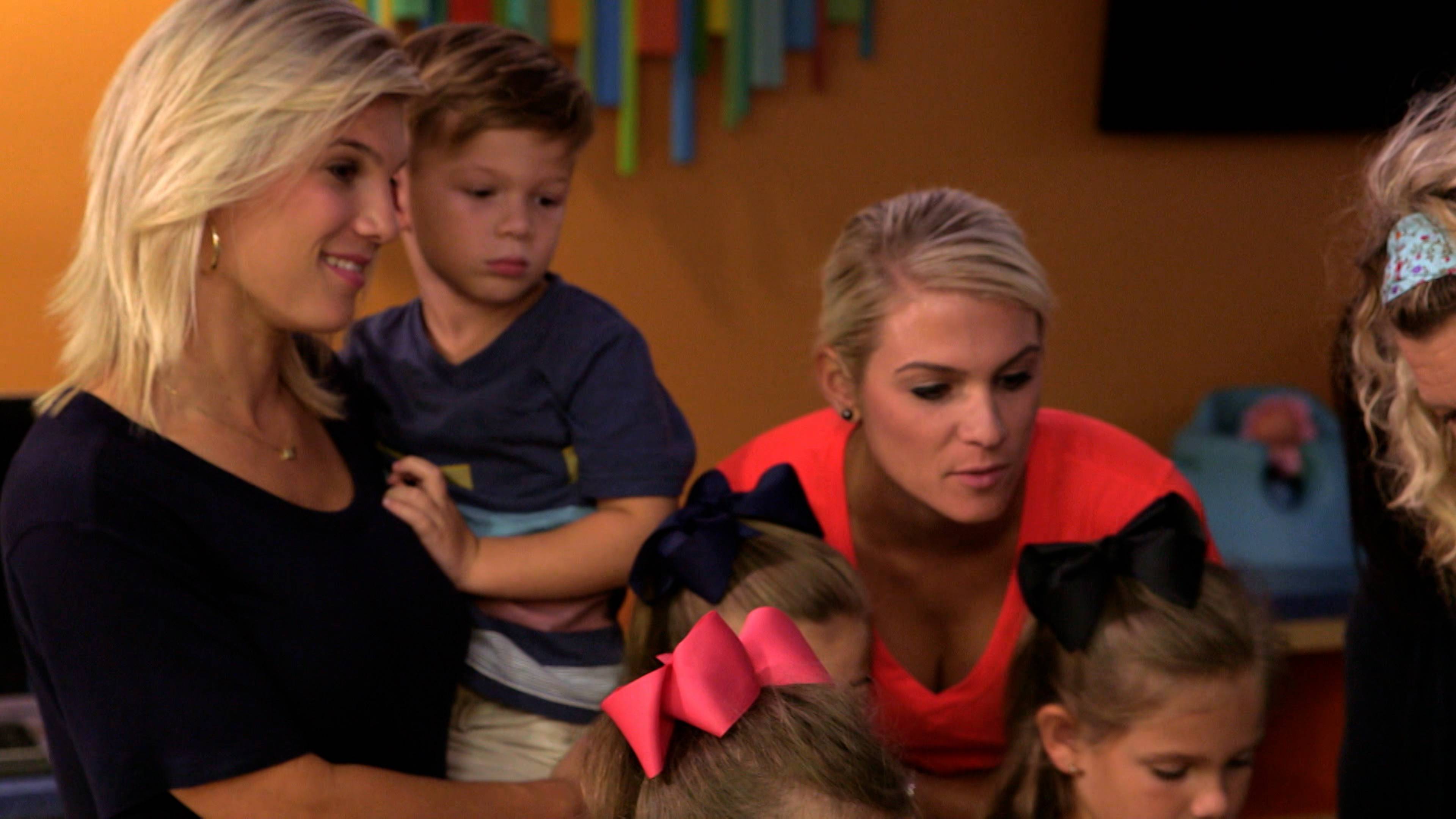 توأم في أزمة