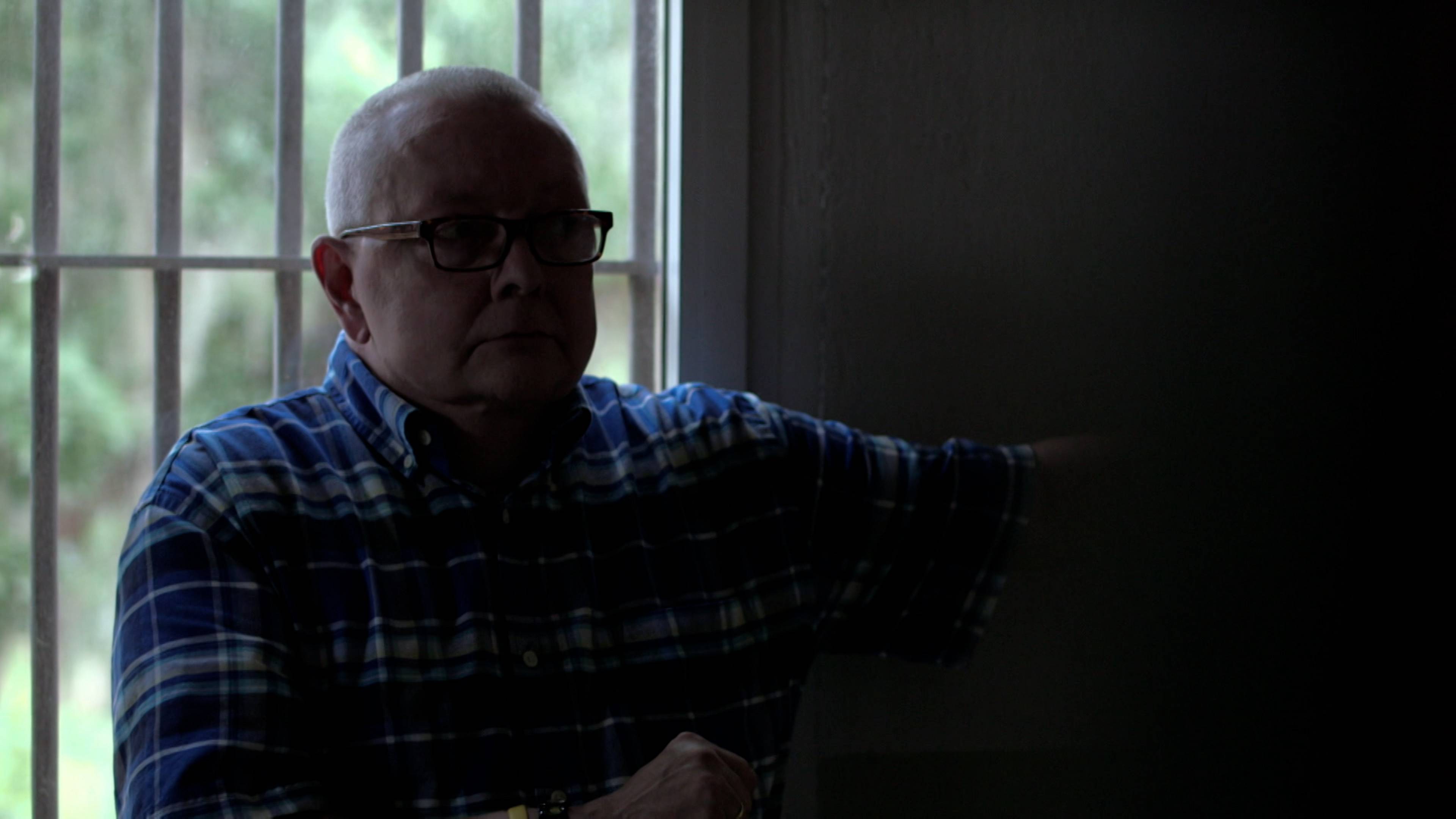 يروي الأموات الحكايات