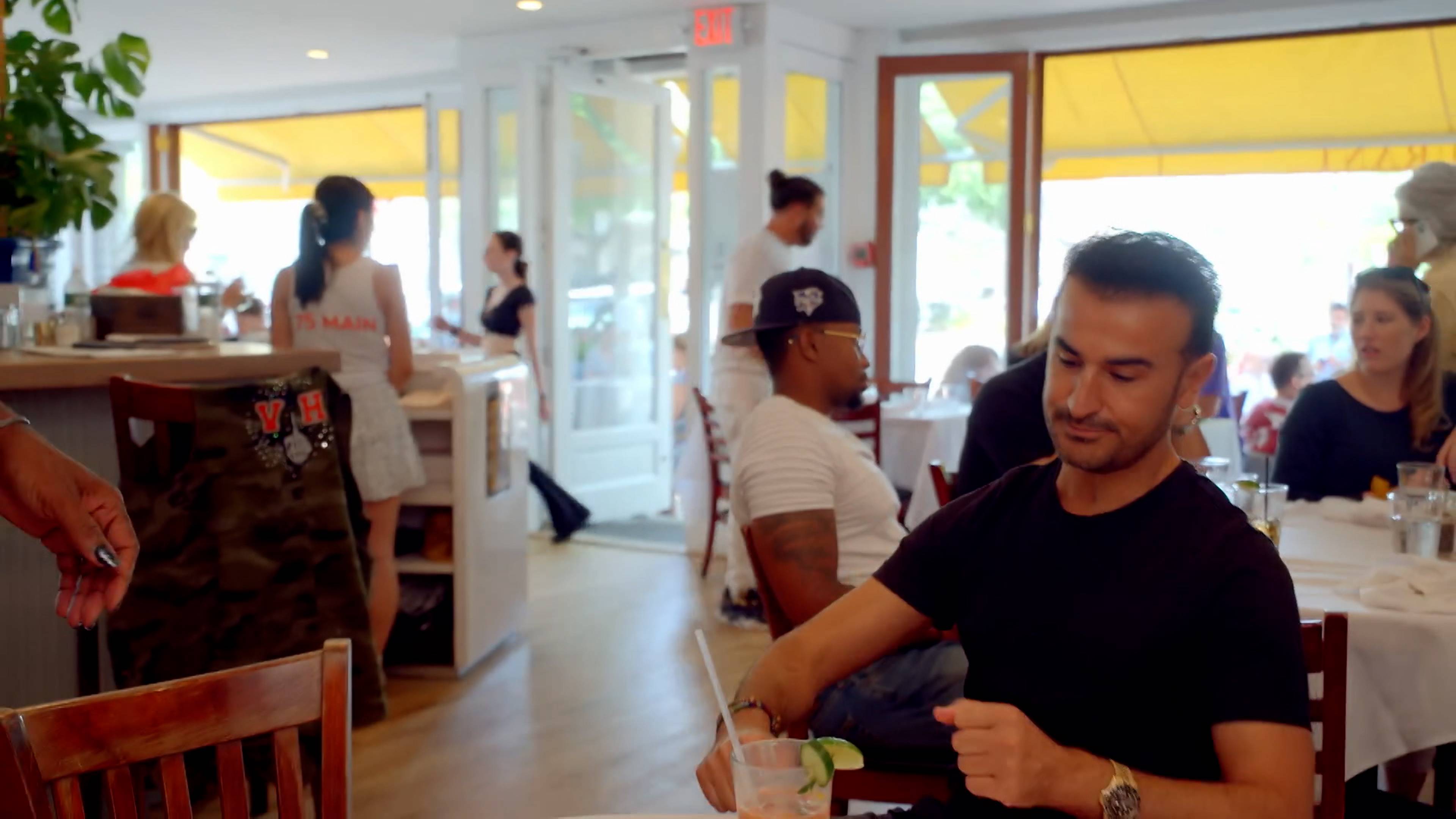 رفاق الأمس وأعداء اليوم