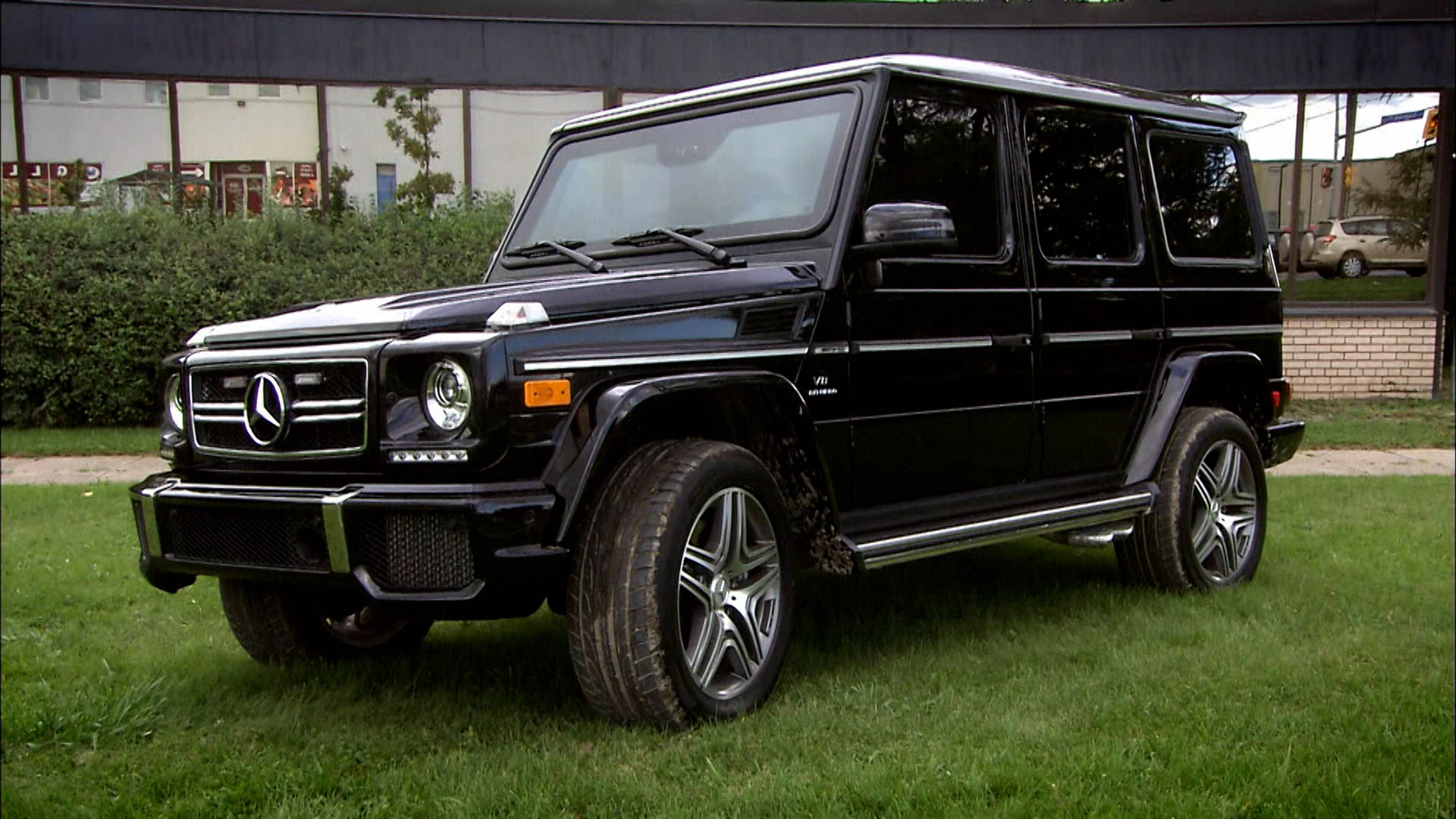 Armored Vehicles and Rowers