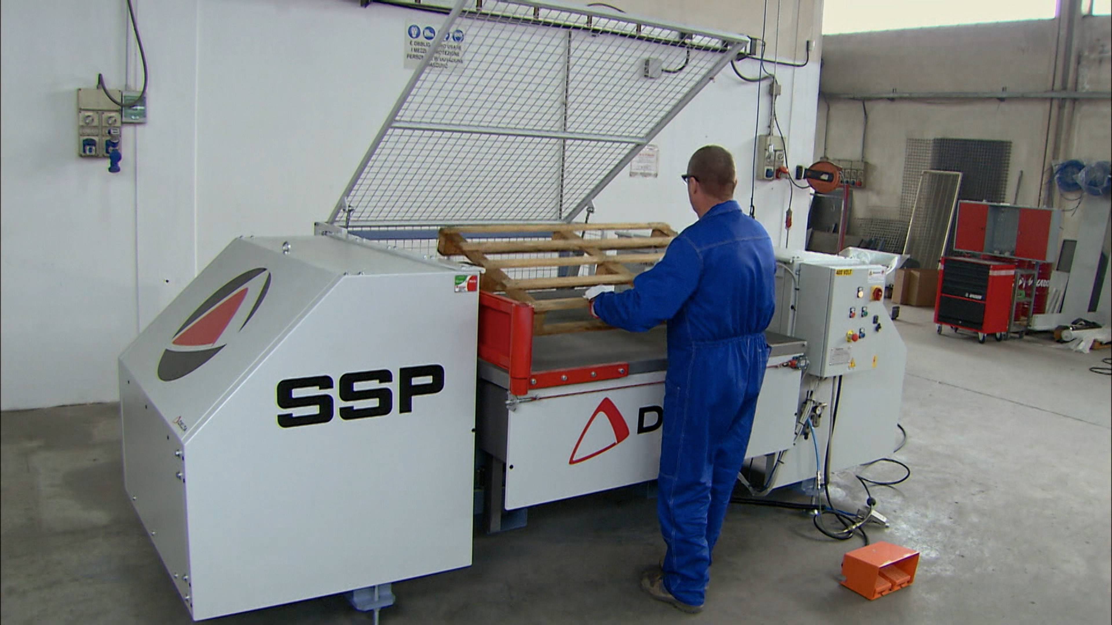 Ultra-Thin Glass, Pallet Dismantlers, Cupcakes