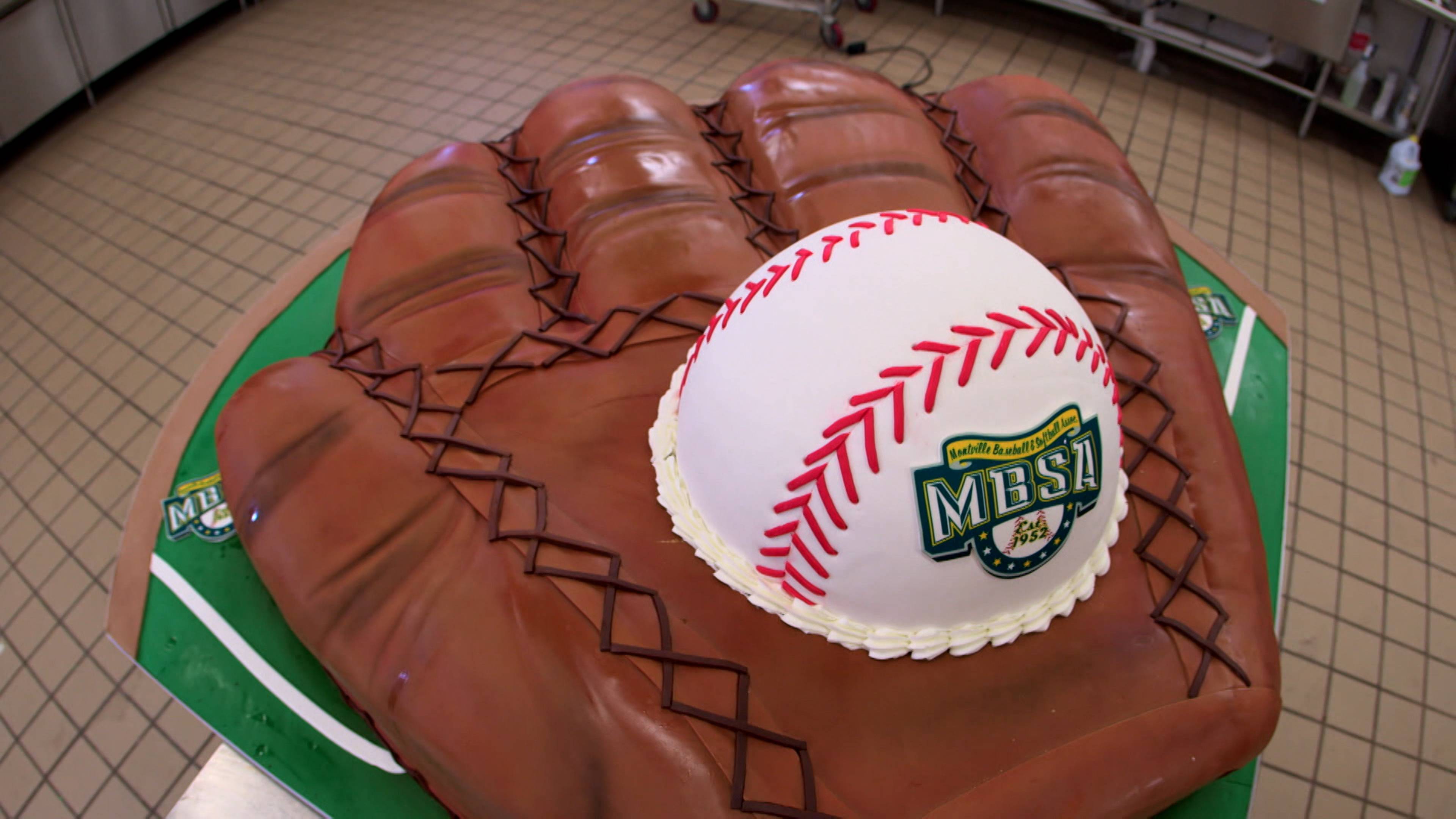 أصدقاء أوفياء وقفازات البيسبول