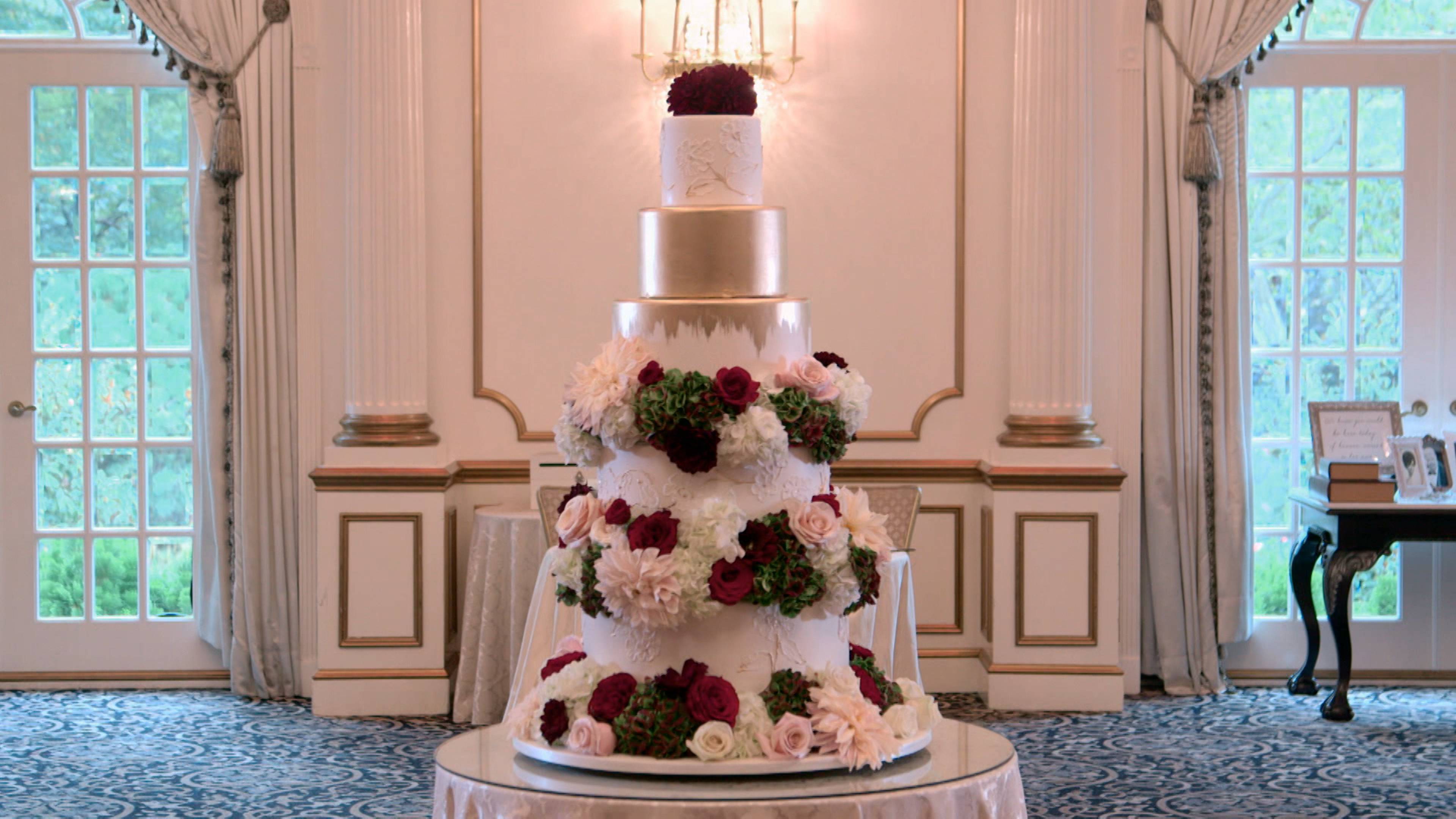 العروس العظيمة القادمة