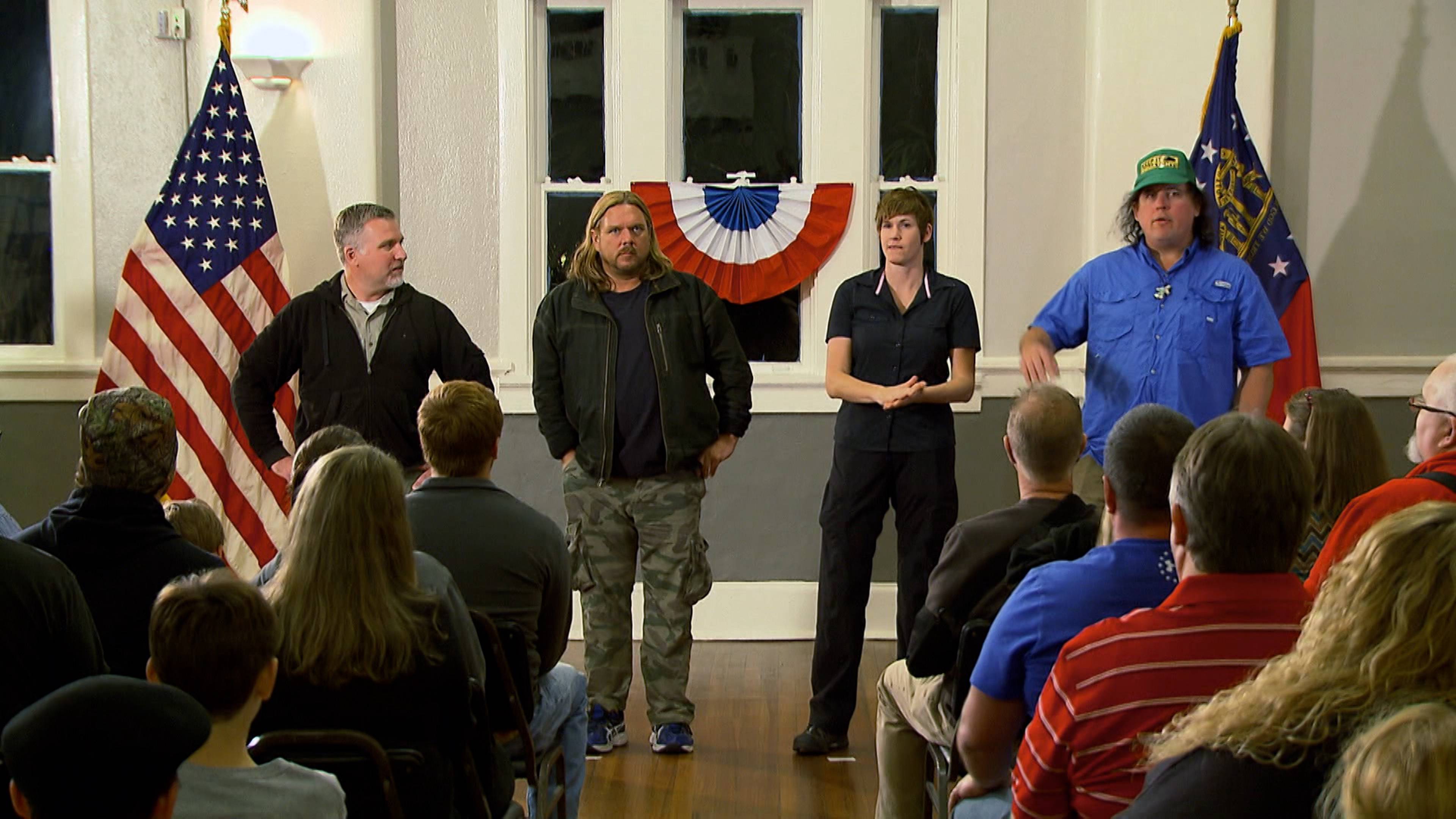 عدد قليل من صيادي الساسكواتش