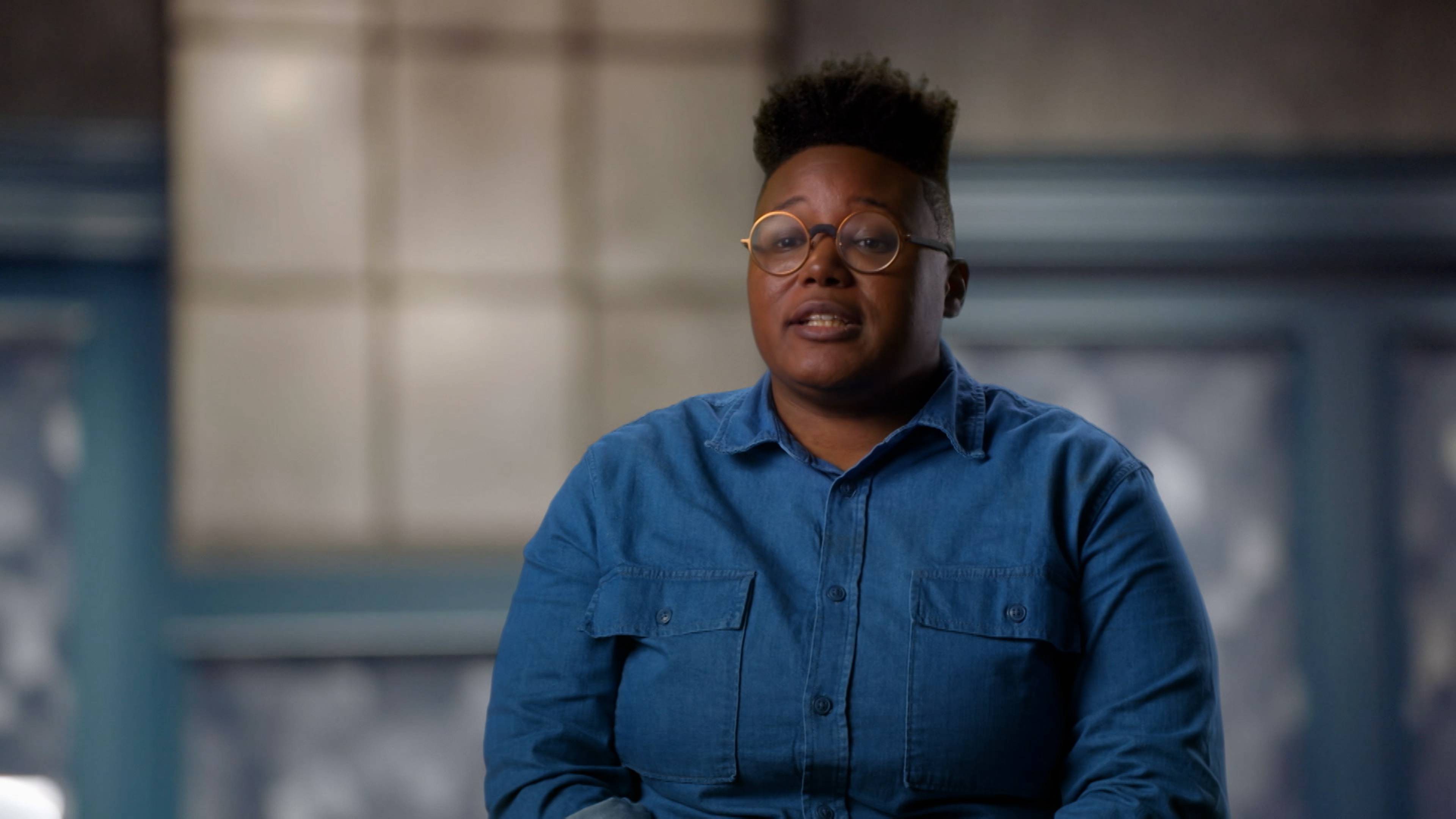 العمالقة ضد رشيدة هولمز