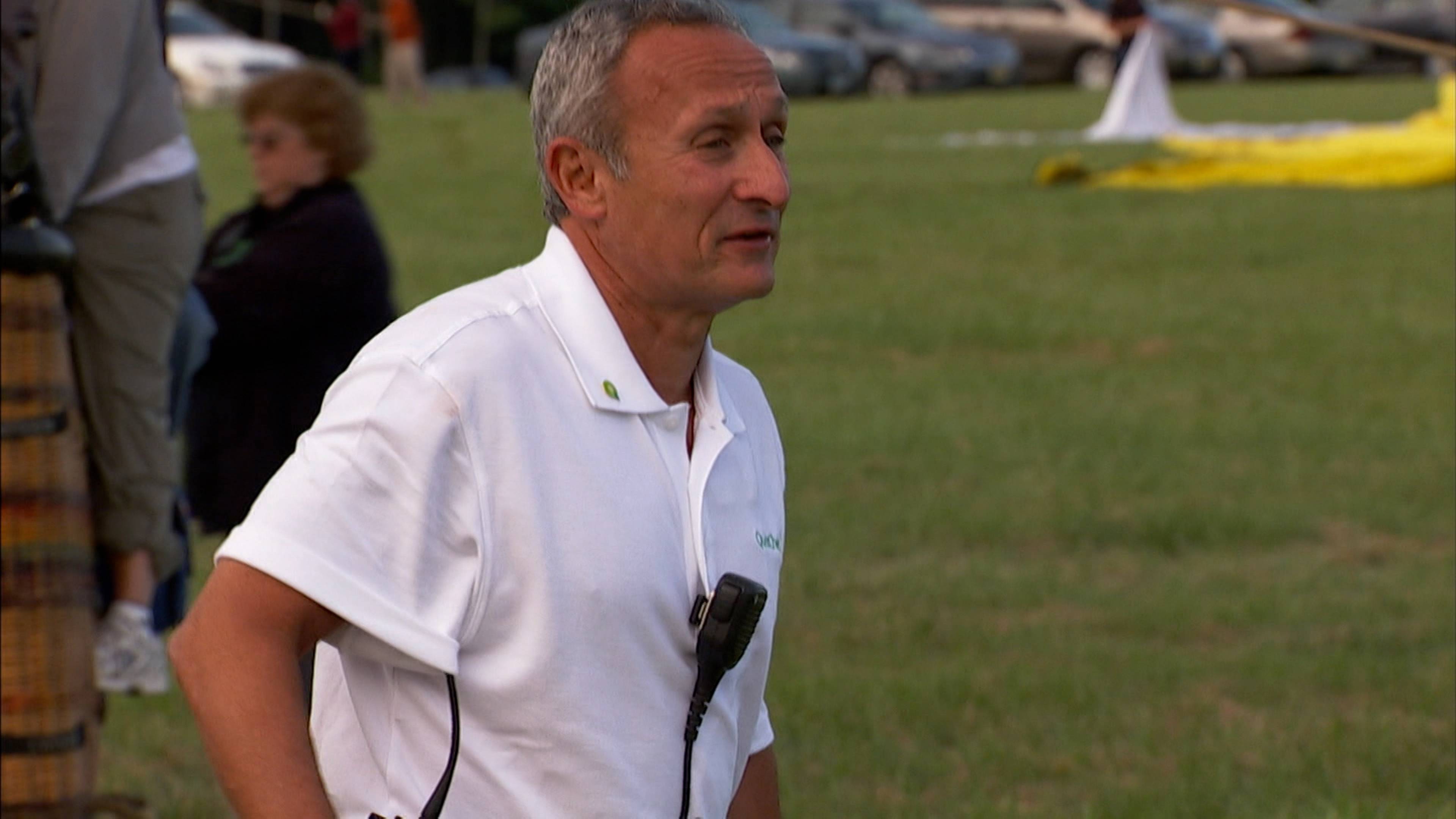 فوق، فوق وبعيداً