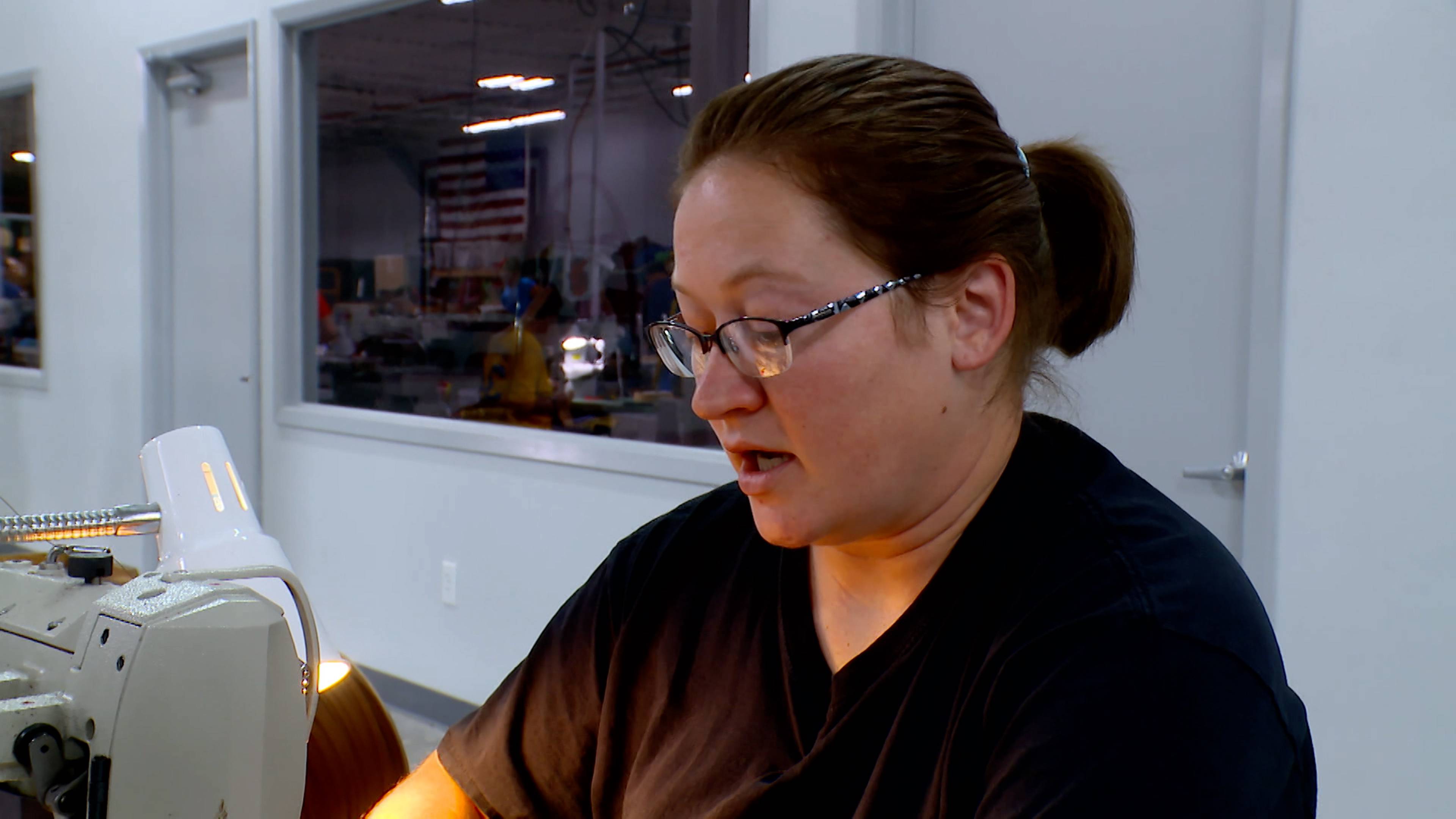 مصنع الطقس والقفازات