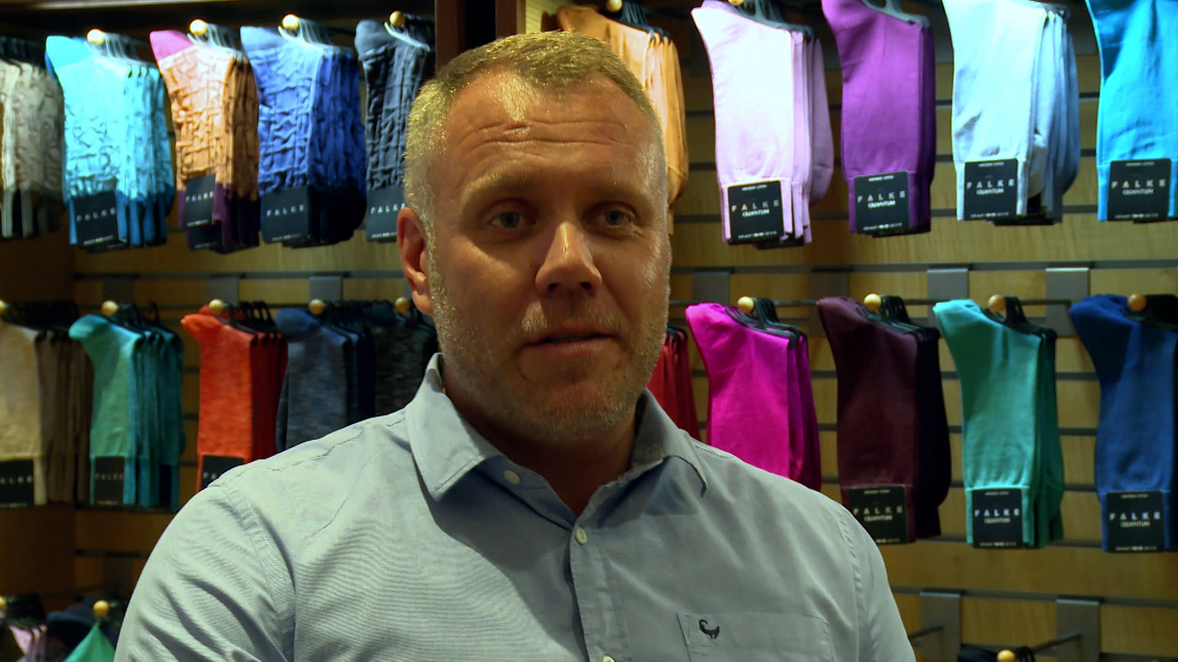 الصحف والجوارب والعصير