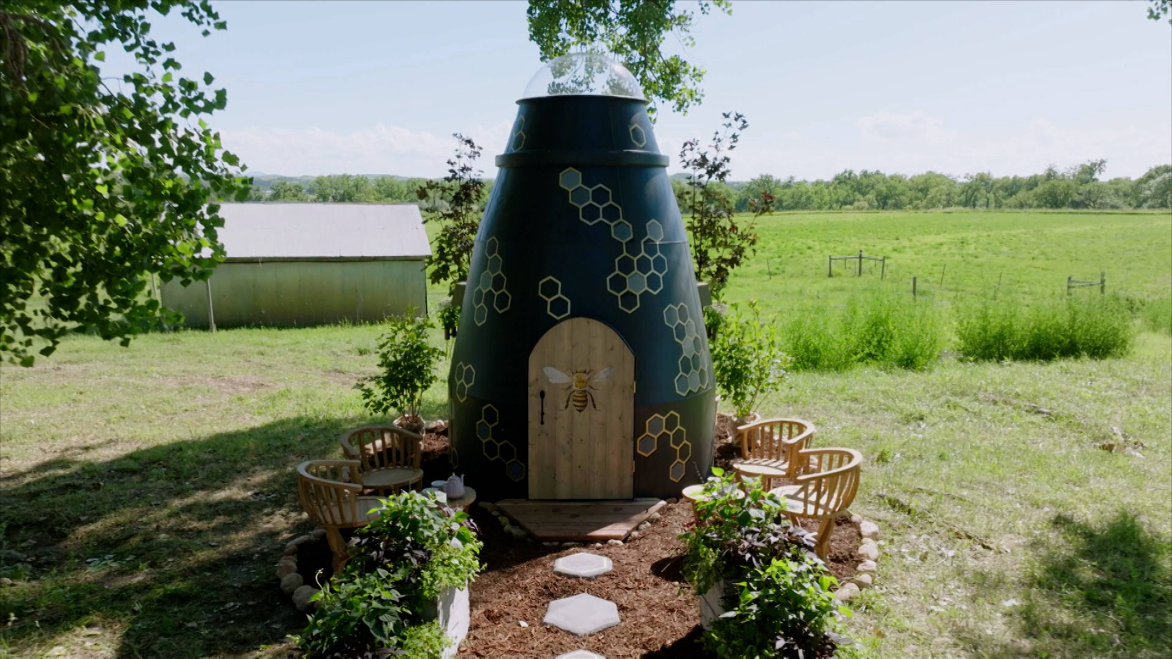 The Queen Bee of Hangouts