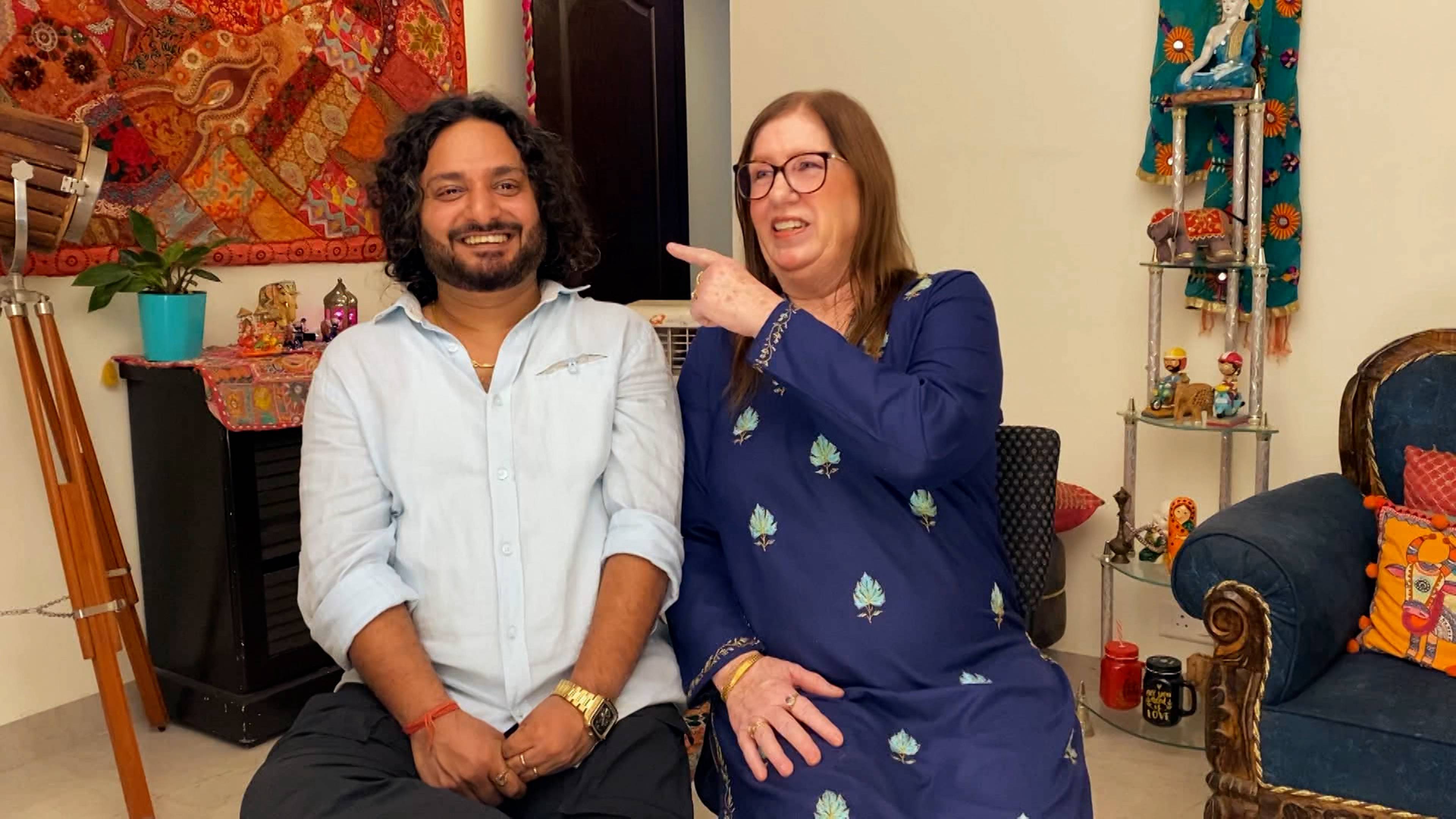 إلى مذكراتي العزيزة, أنا محور الحكاية