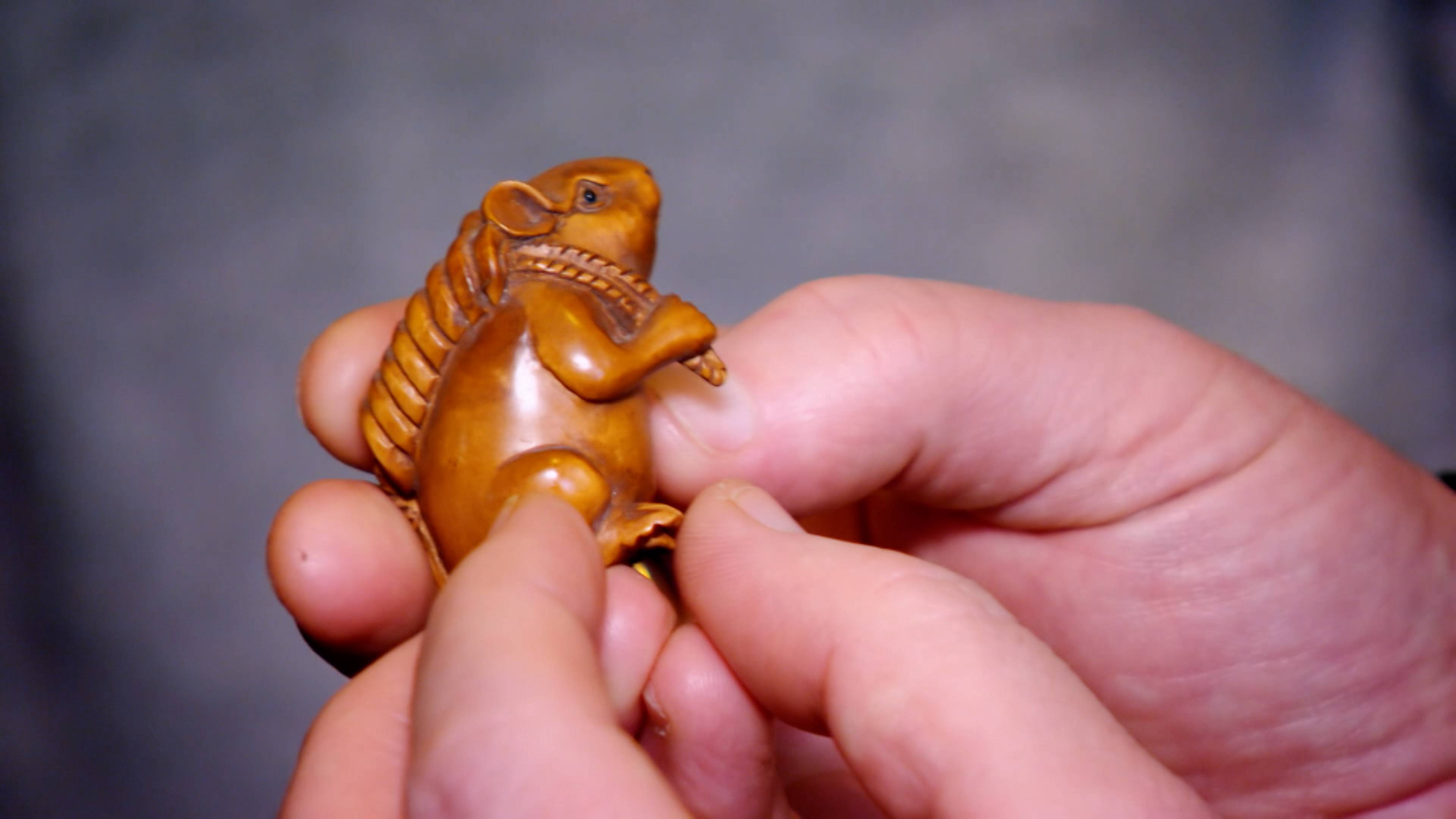 جواهر مخفية