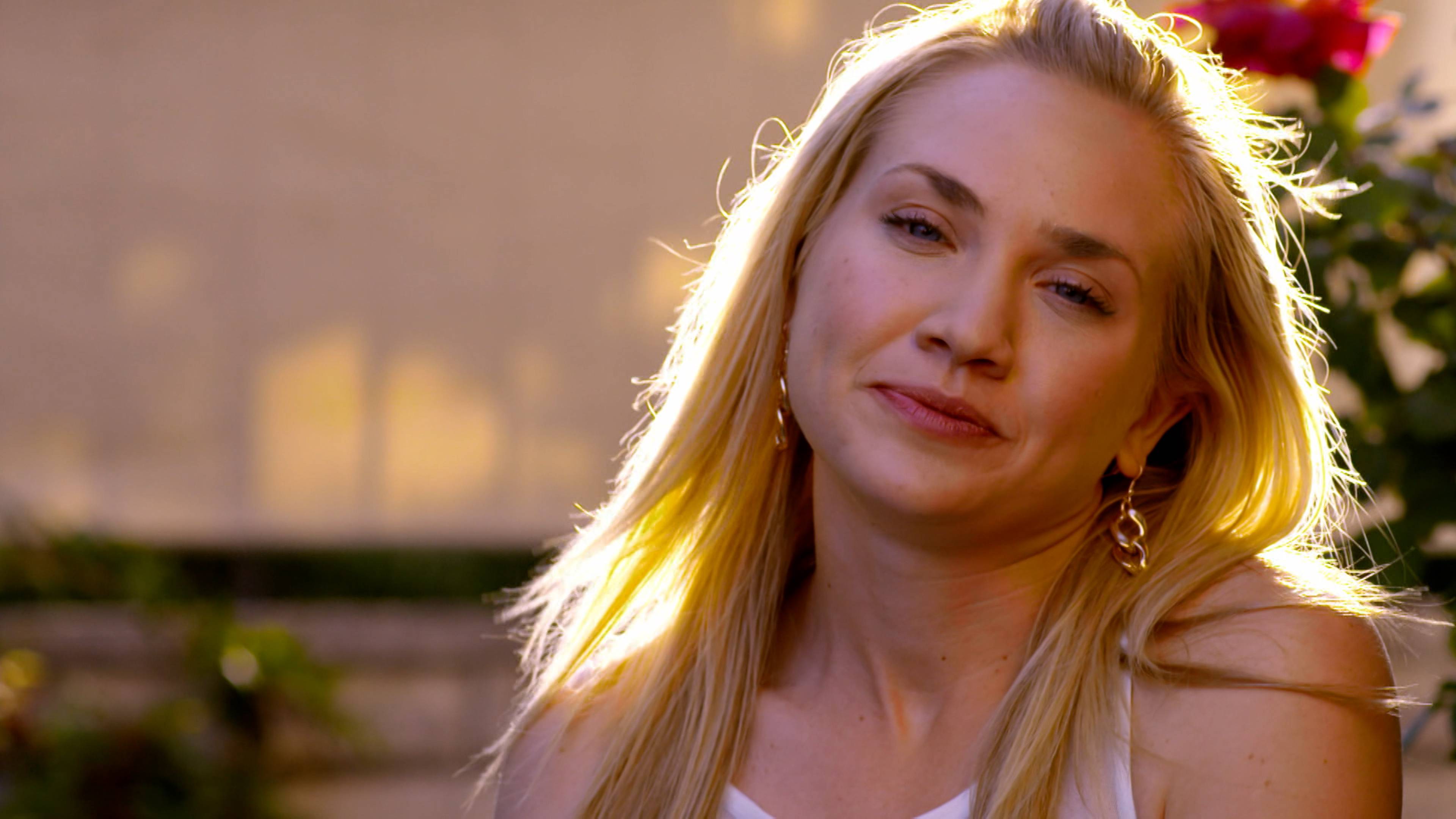 هناك من يراقبك