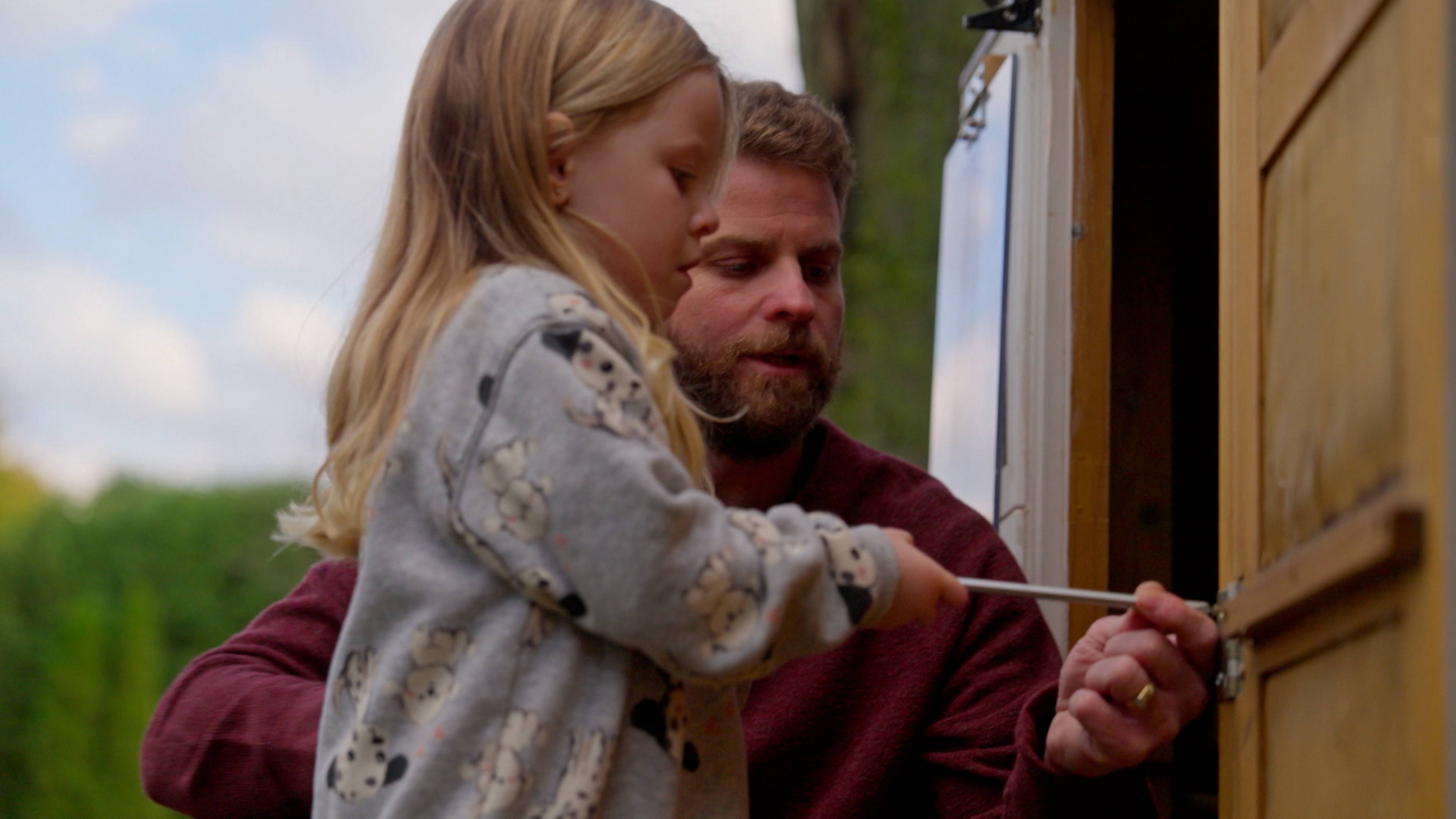 كويُوتس إيت تشيكنز!