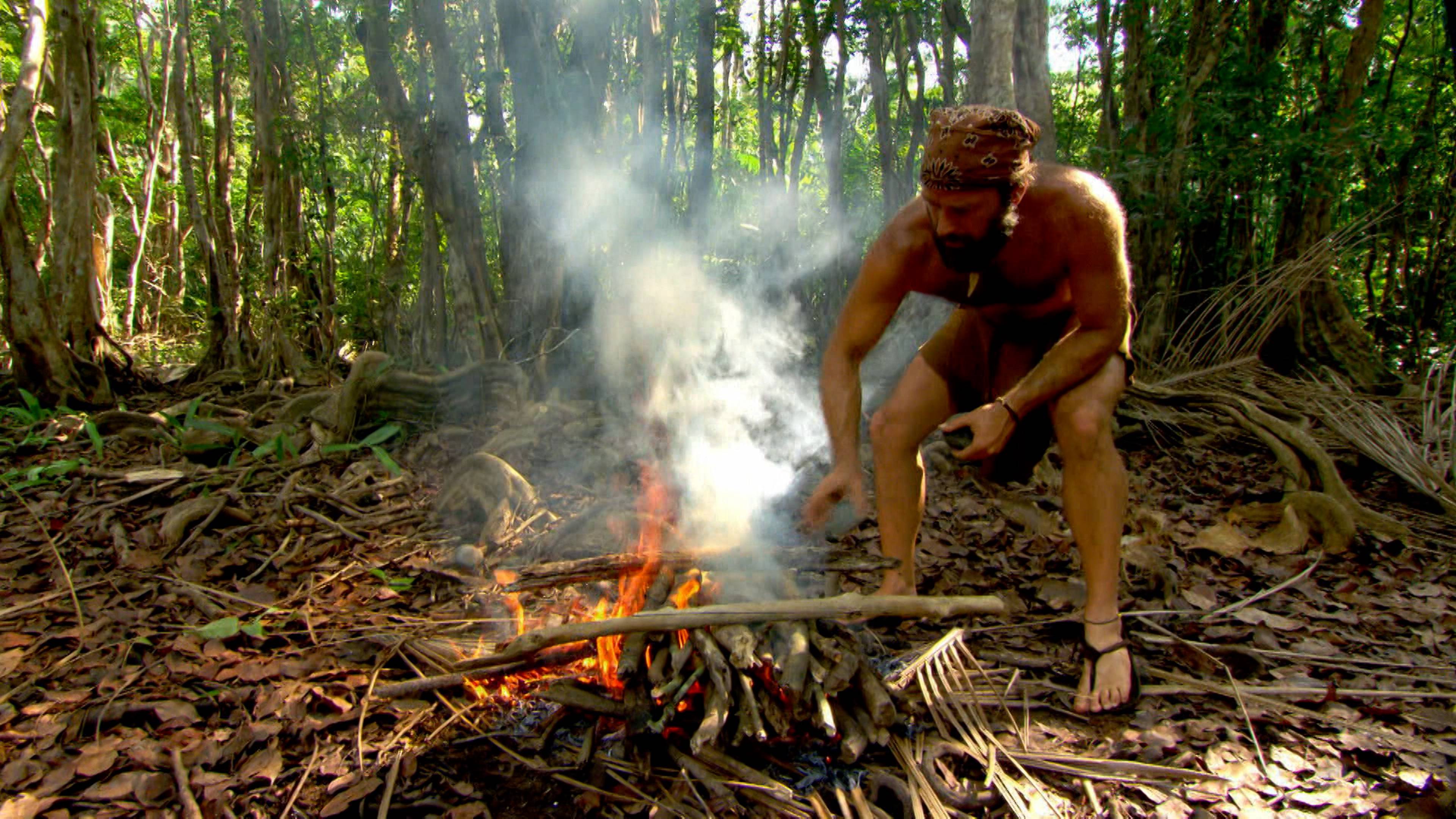 لا أحد يعيش في جزيرة