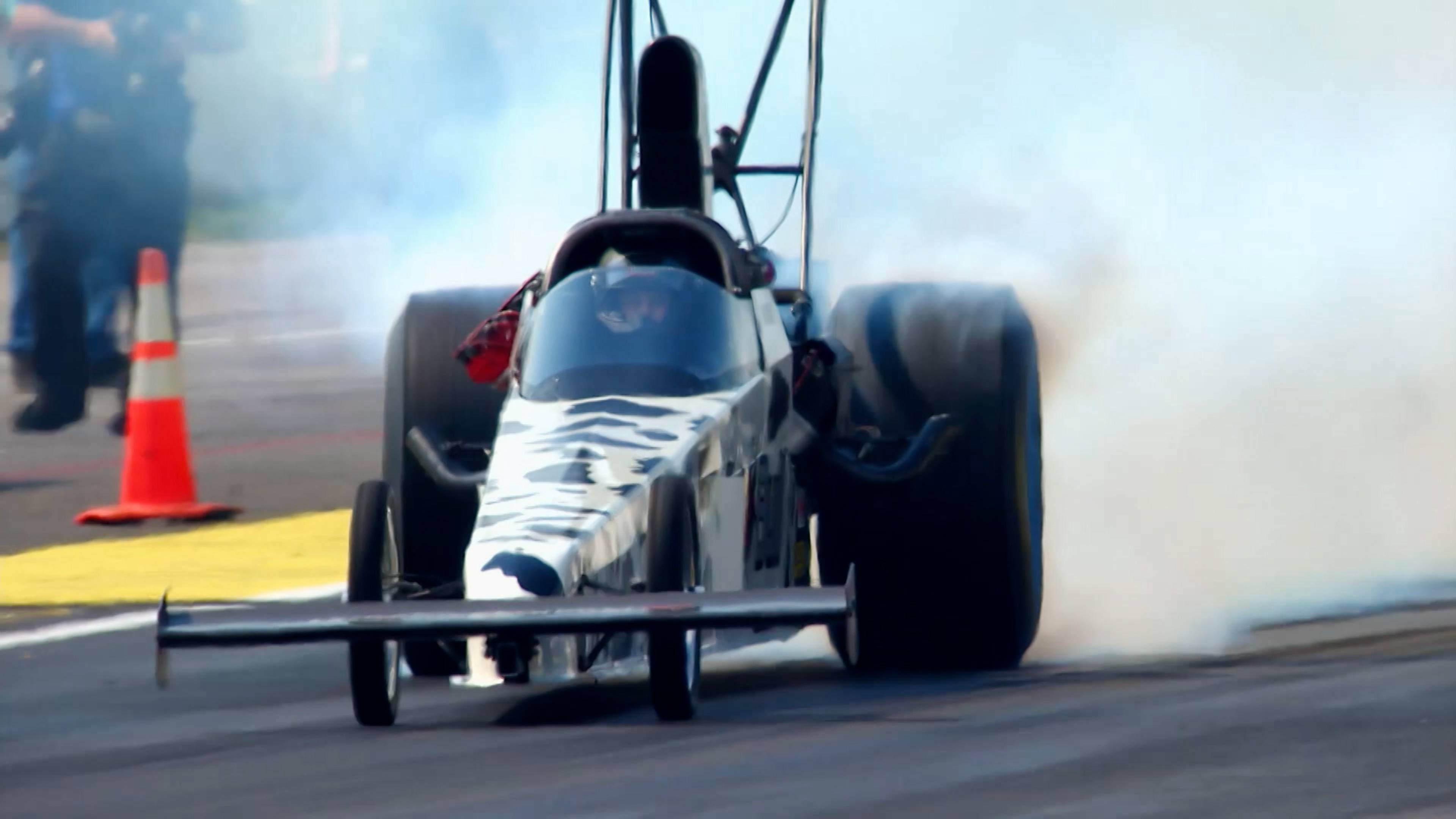 تألق 59 إف-100